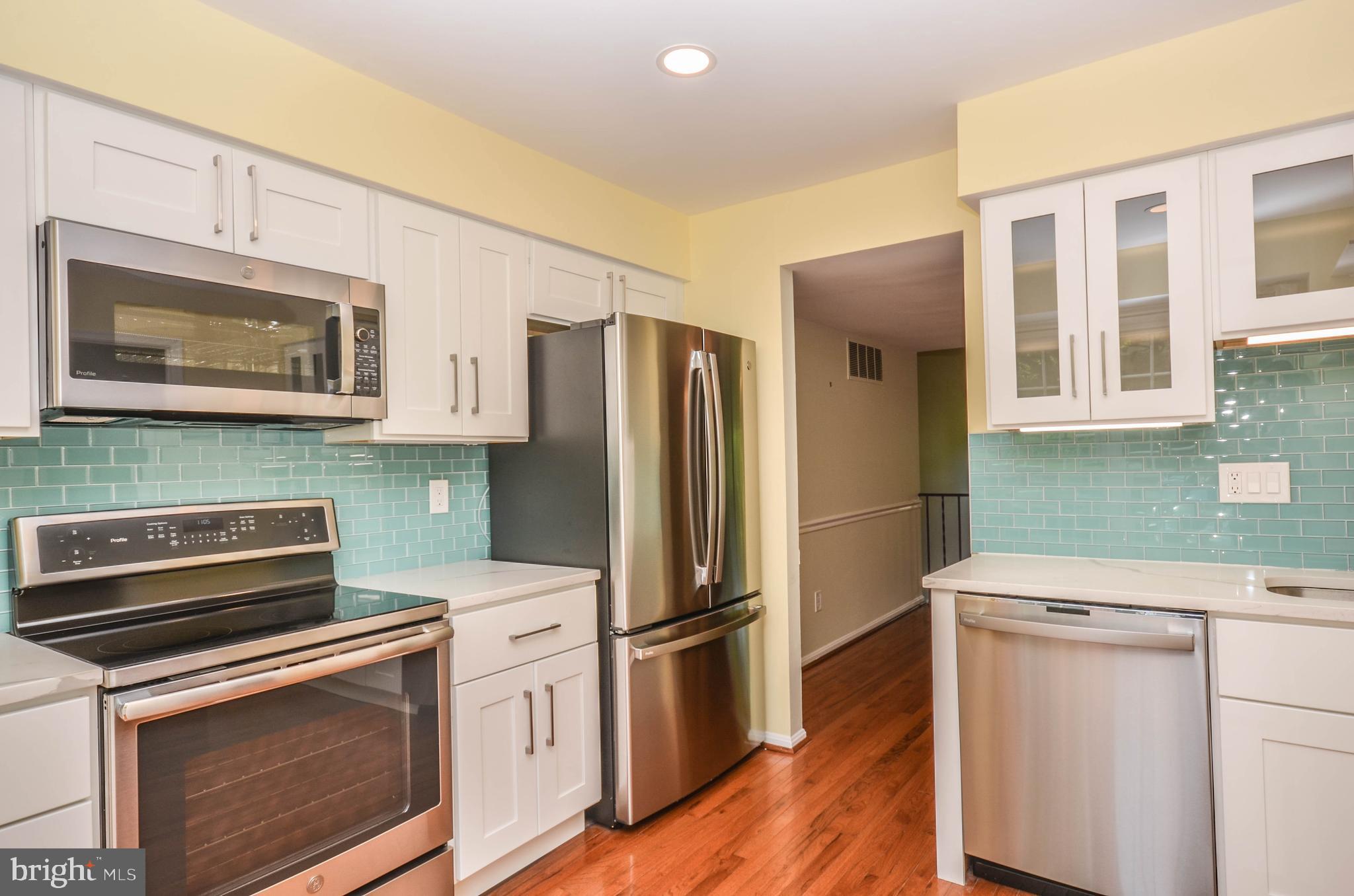 SHADOW OAK - Residential Lease