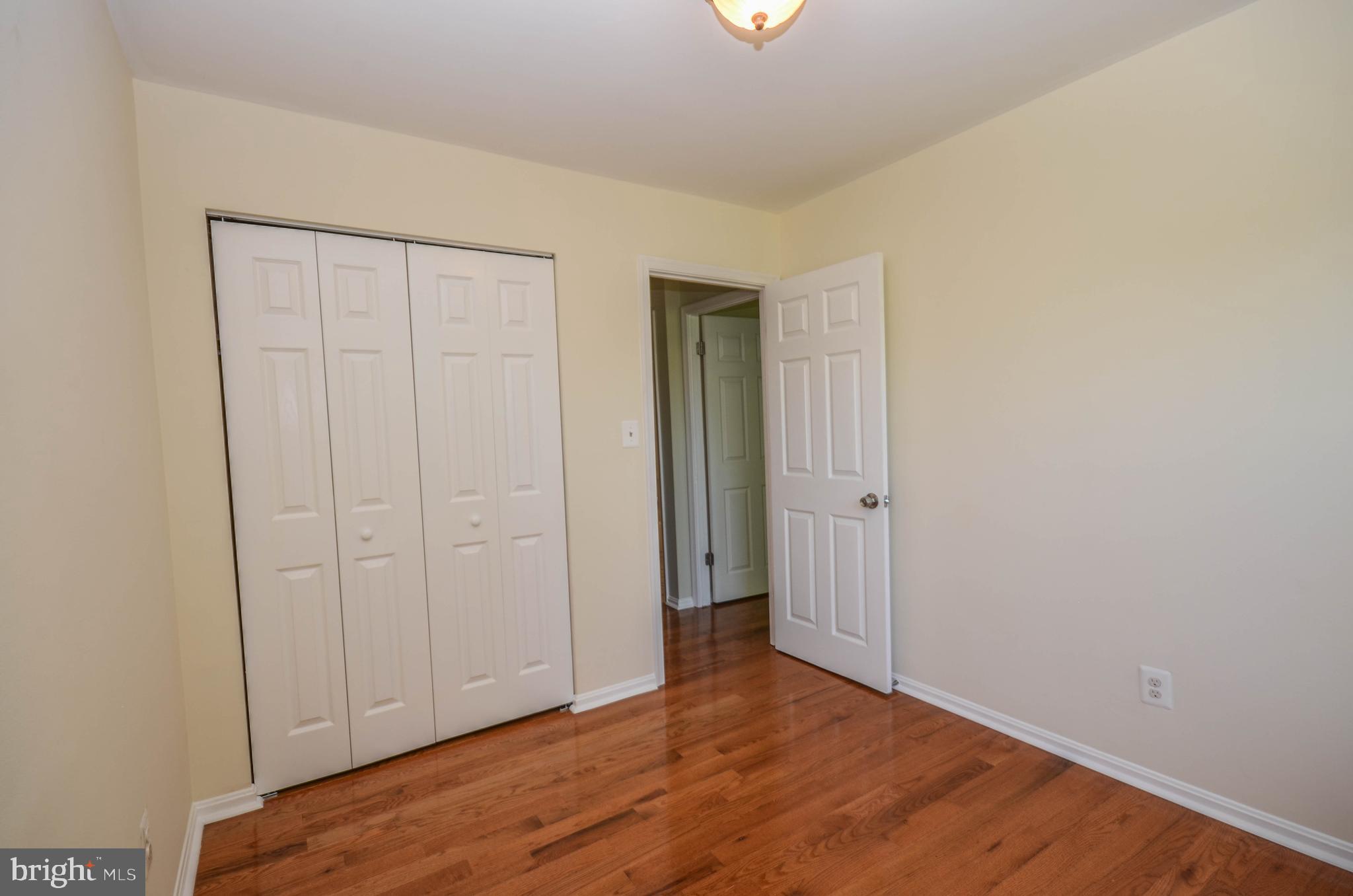 SHADOW OAK - Residential Lease