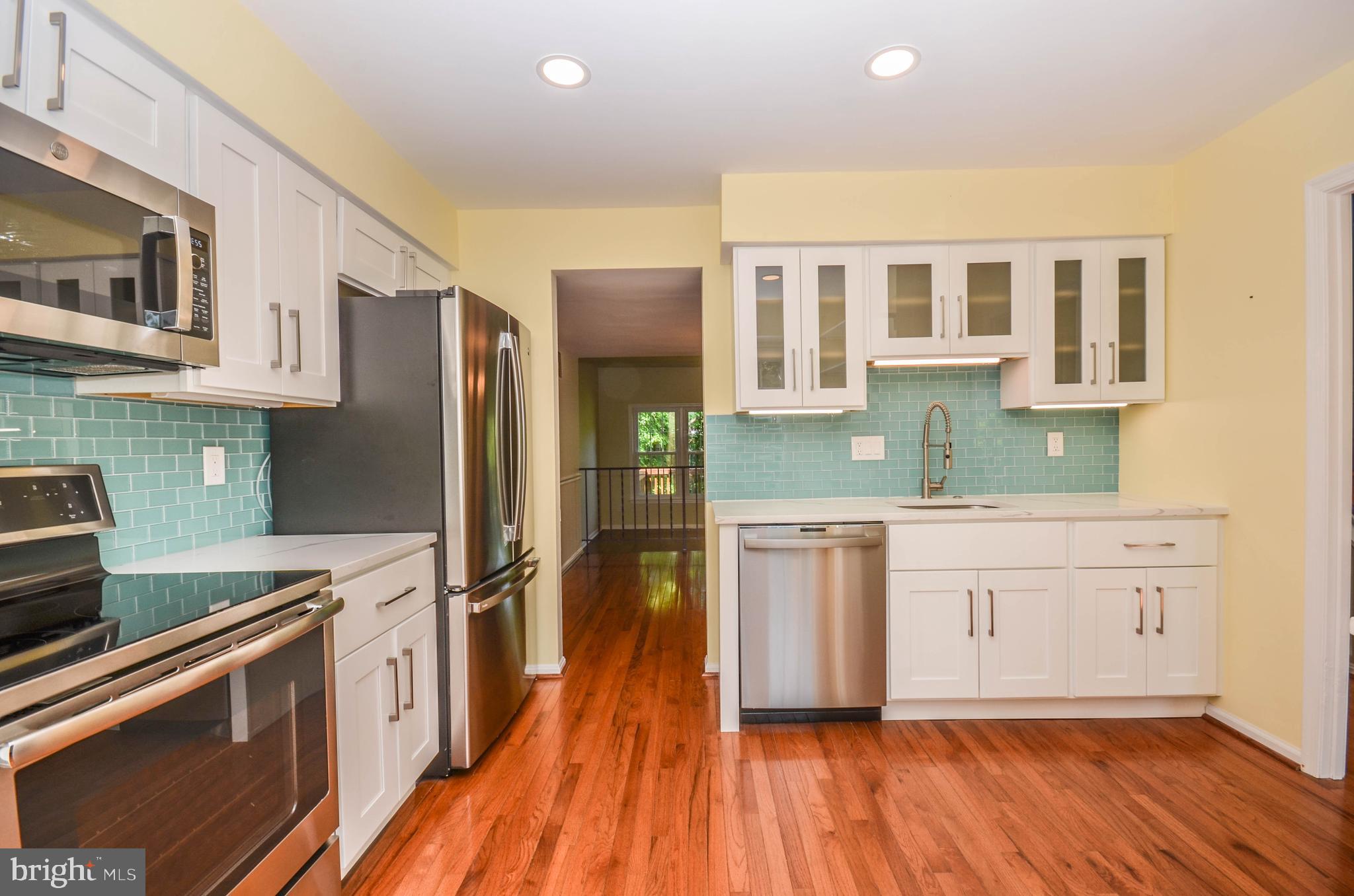 SHADOW OAK - Residential Lease