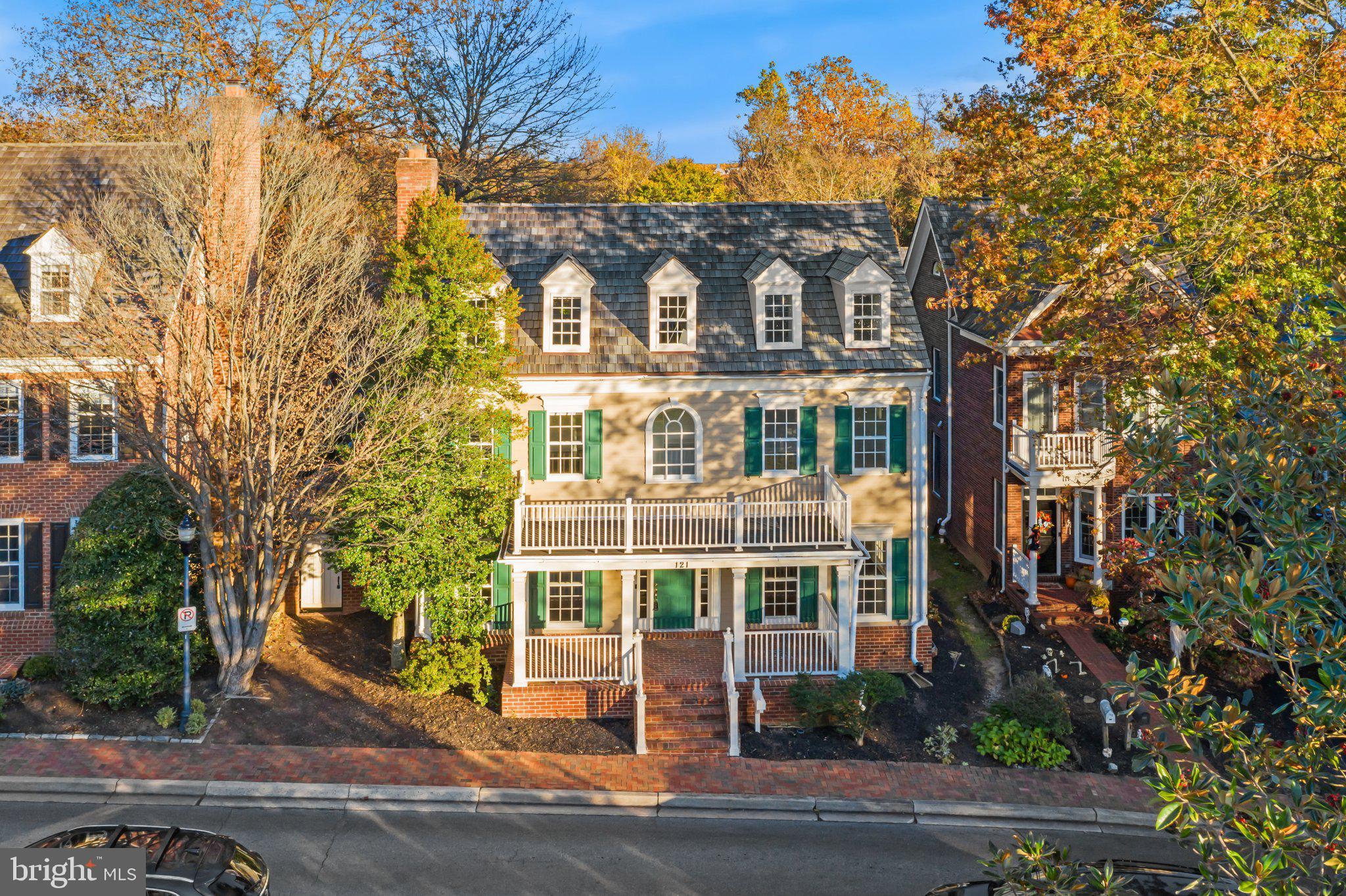 121 SELBY STREET