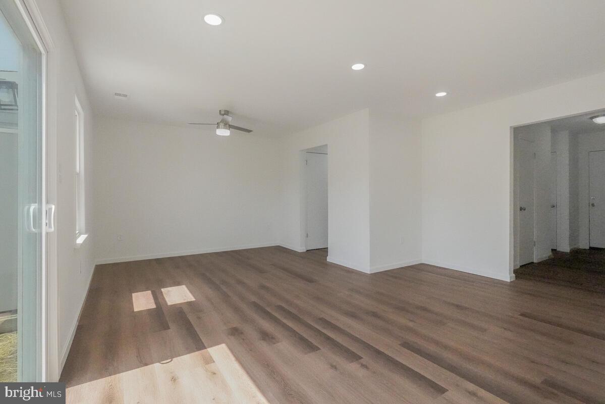 PARK SQUARE - IND HEAD - Residential