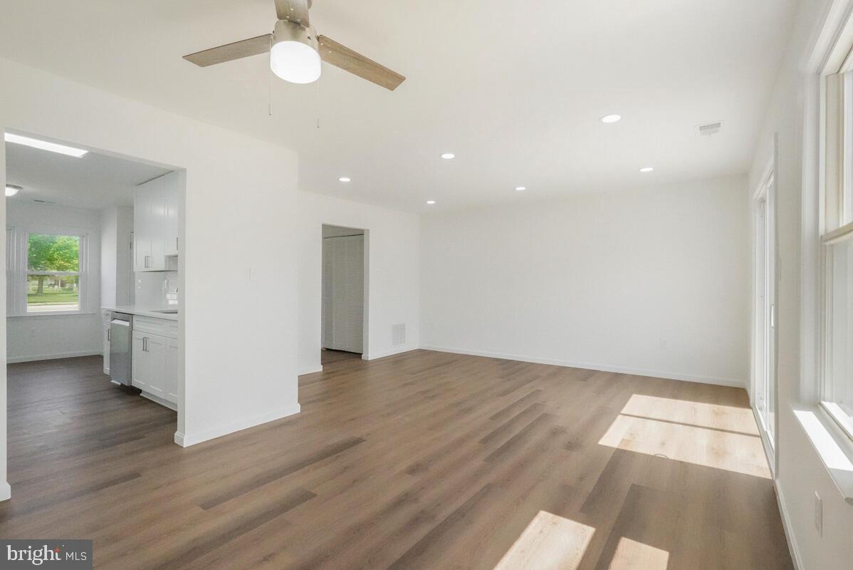 PARK SQUARE - IND HEAD - Residential