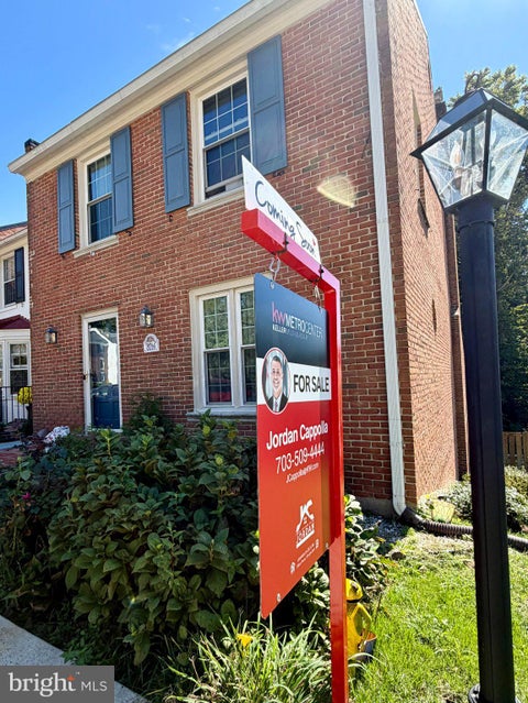 Photo of 8261 Taunton Place, SPRINGFIELD, VA 22152 (MLS # VAFX2342592)