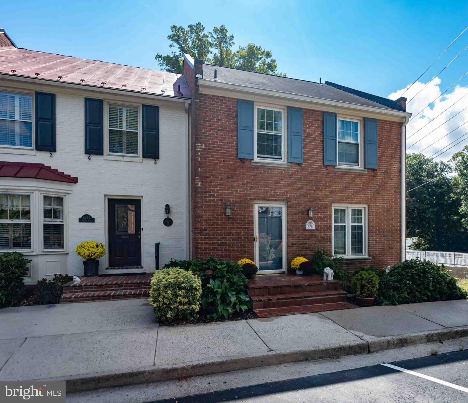 8261 TAUNTON PLACE