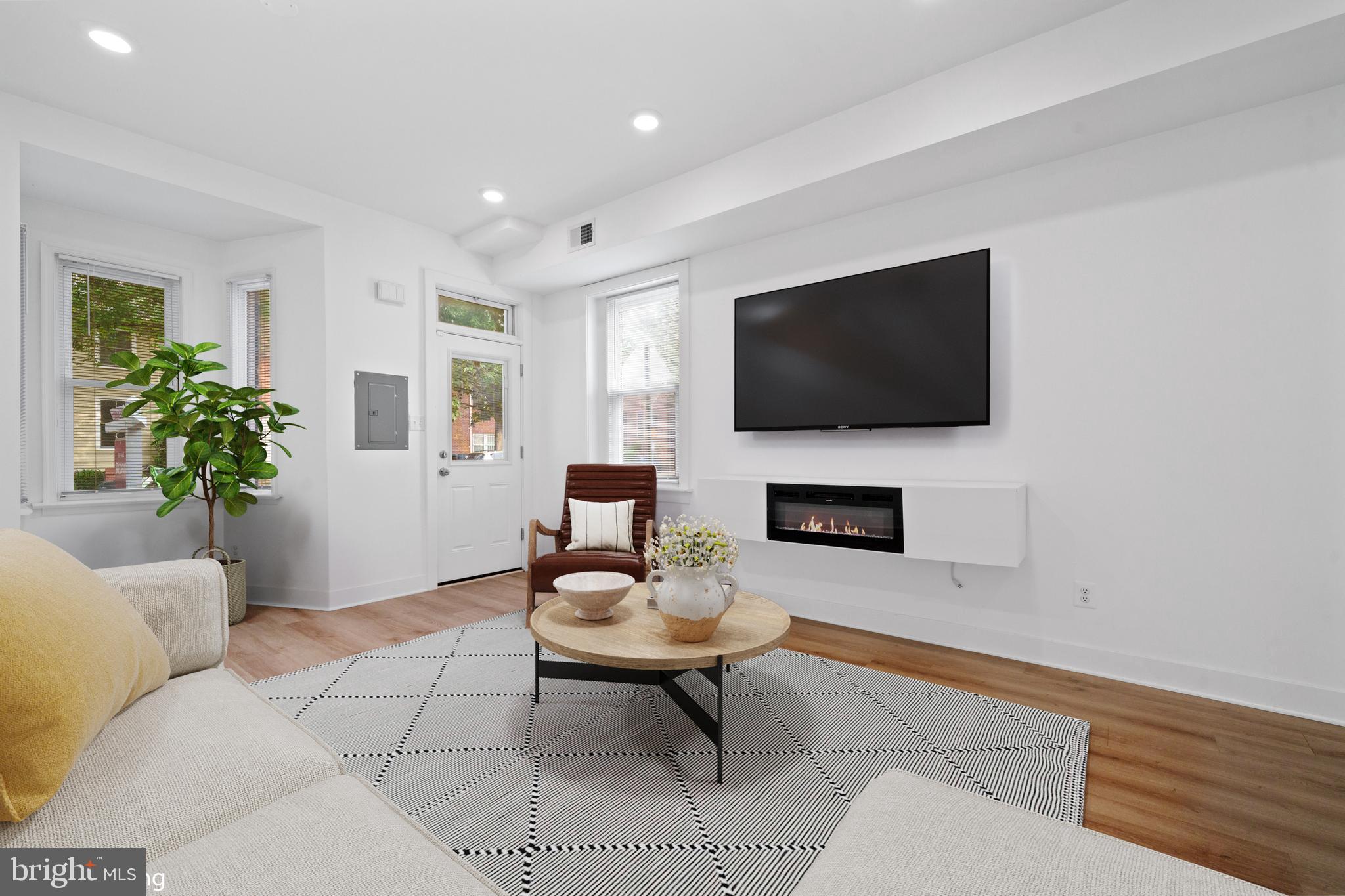 1615 5TH STREET NW
