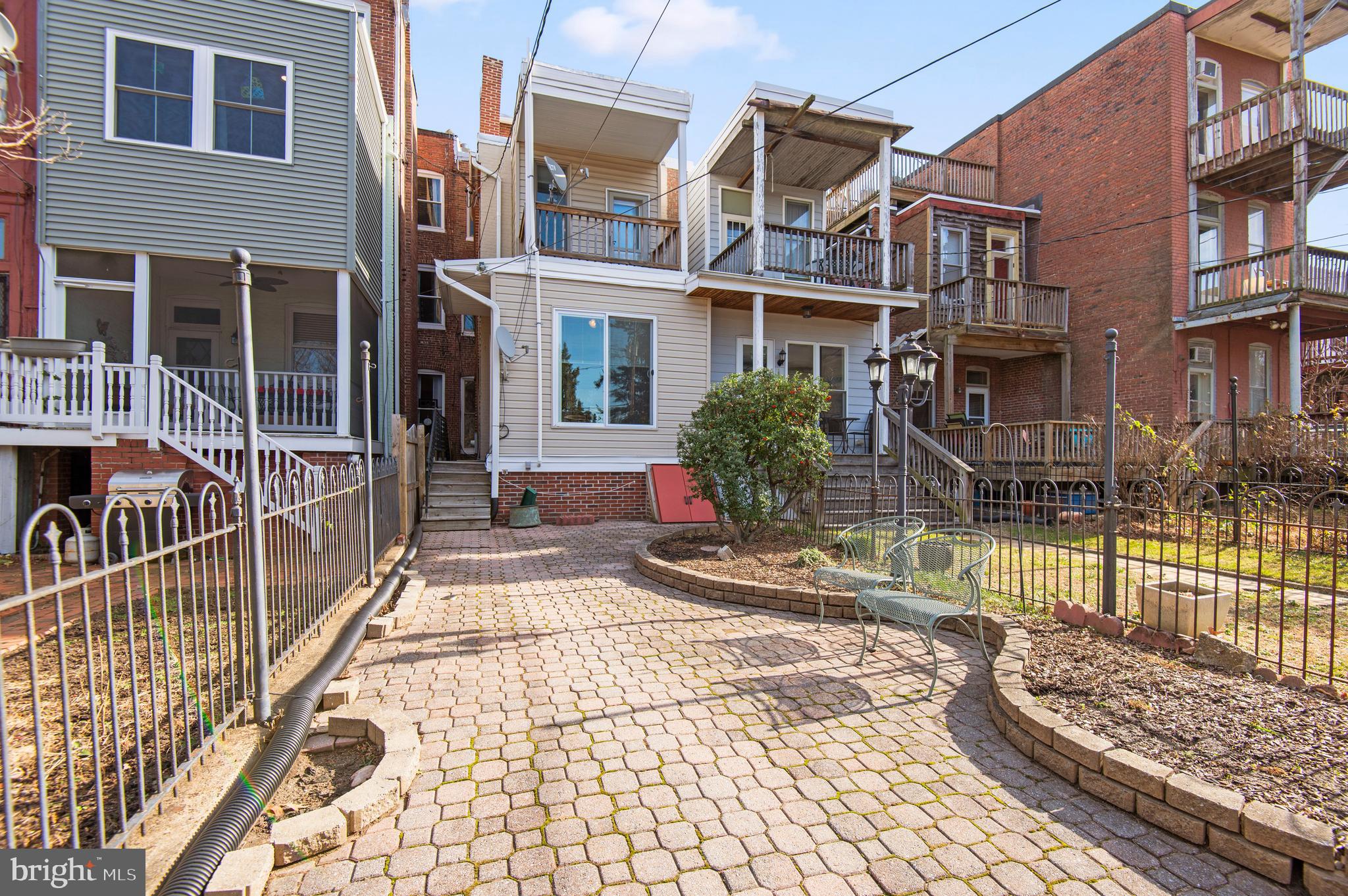 CHARLES VILLAGE - Residential