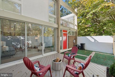 11540 HICKORY CLUSTER RESTON VA 20190