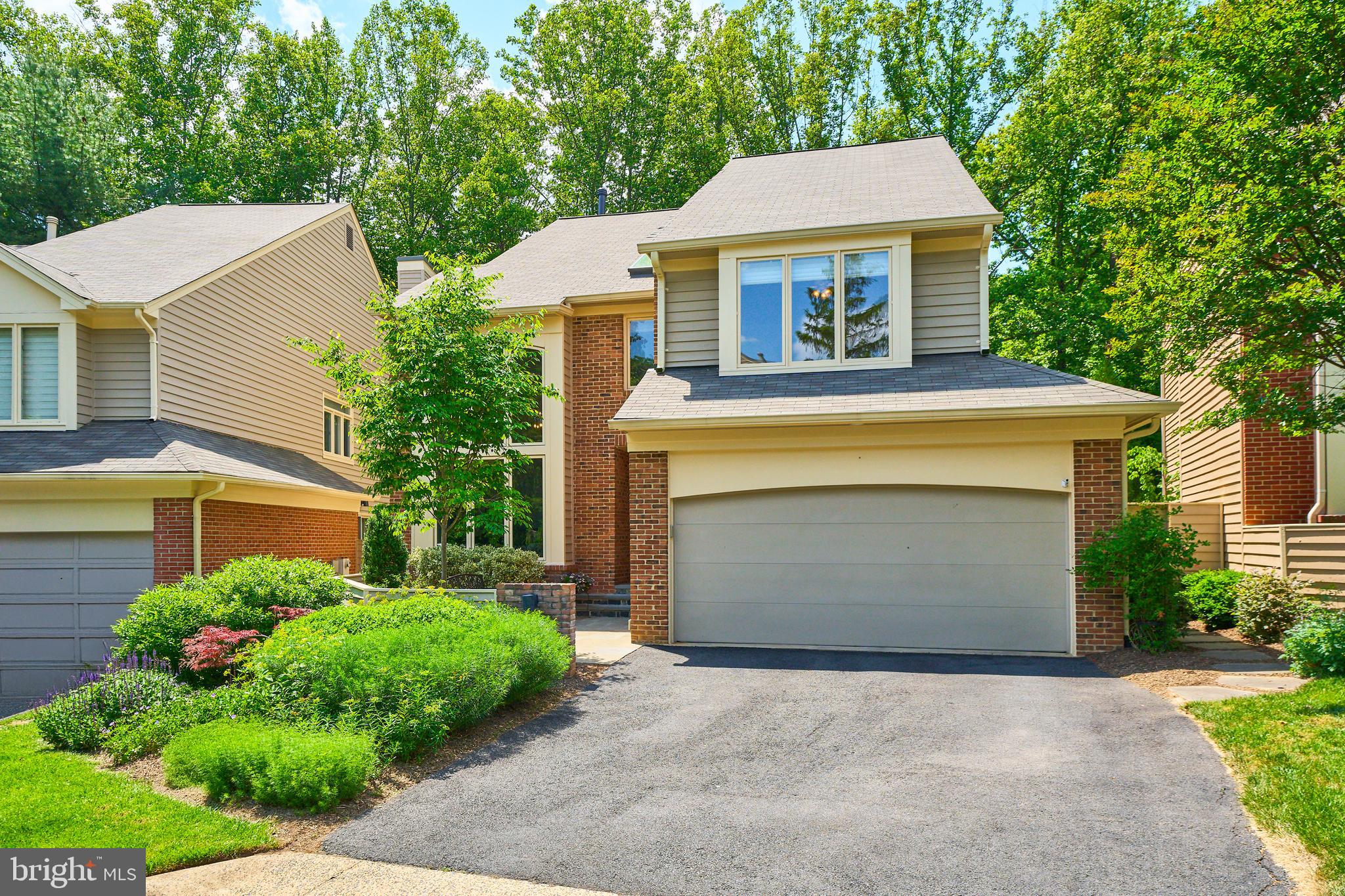 1402 HEMINGWAY COURT