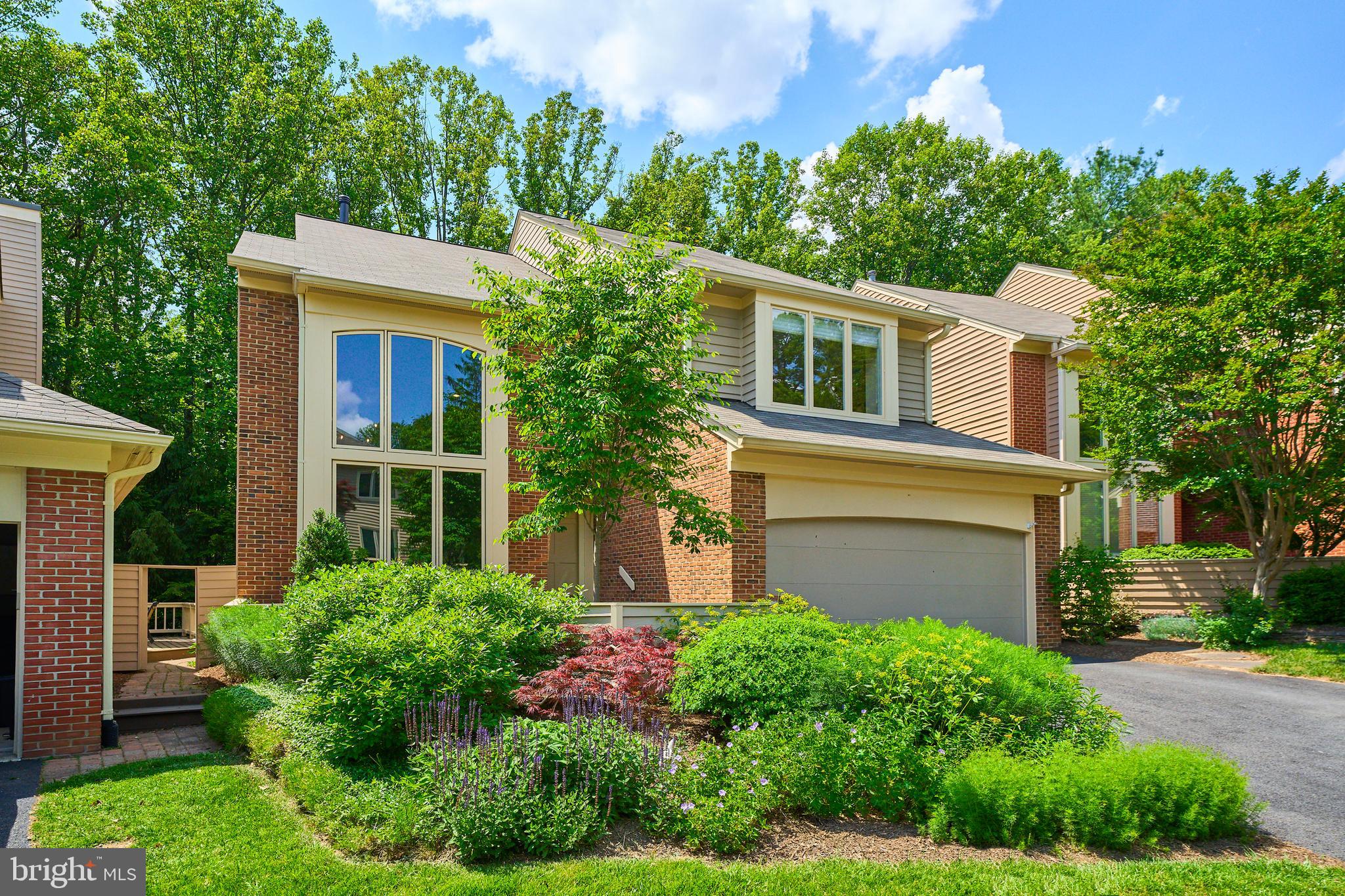 1402 HEMINGWAY COURT