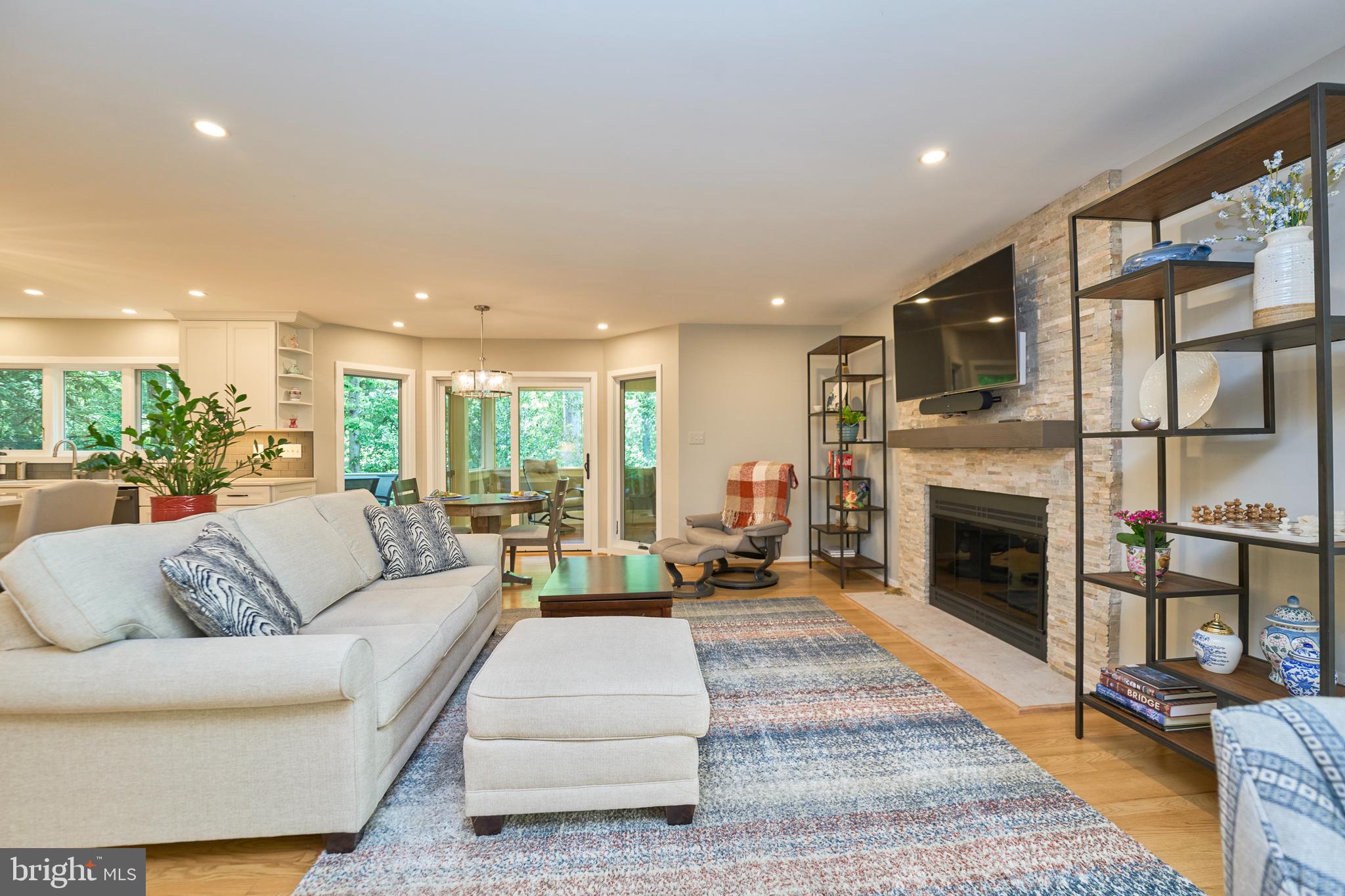RESTON - Residential