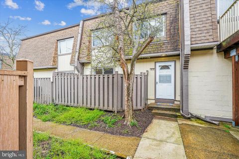 Photo of 3878 Manzanita Place #64D, ALEXANDRIA, VA 22309 (MLS # VAFX2301920)