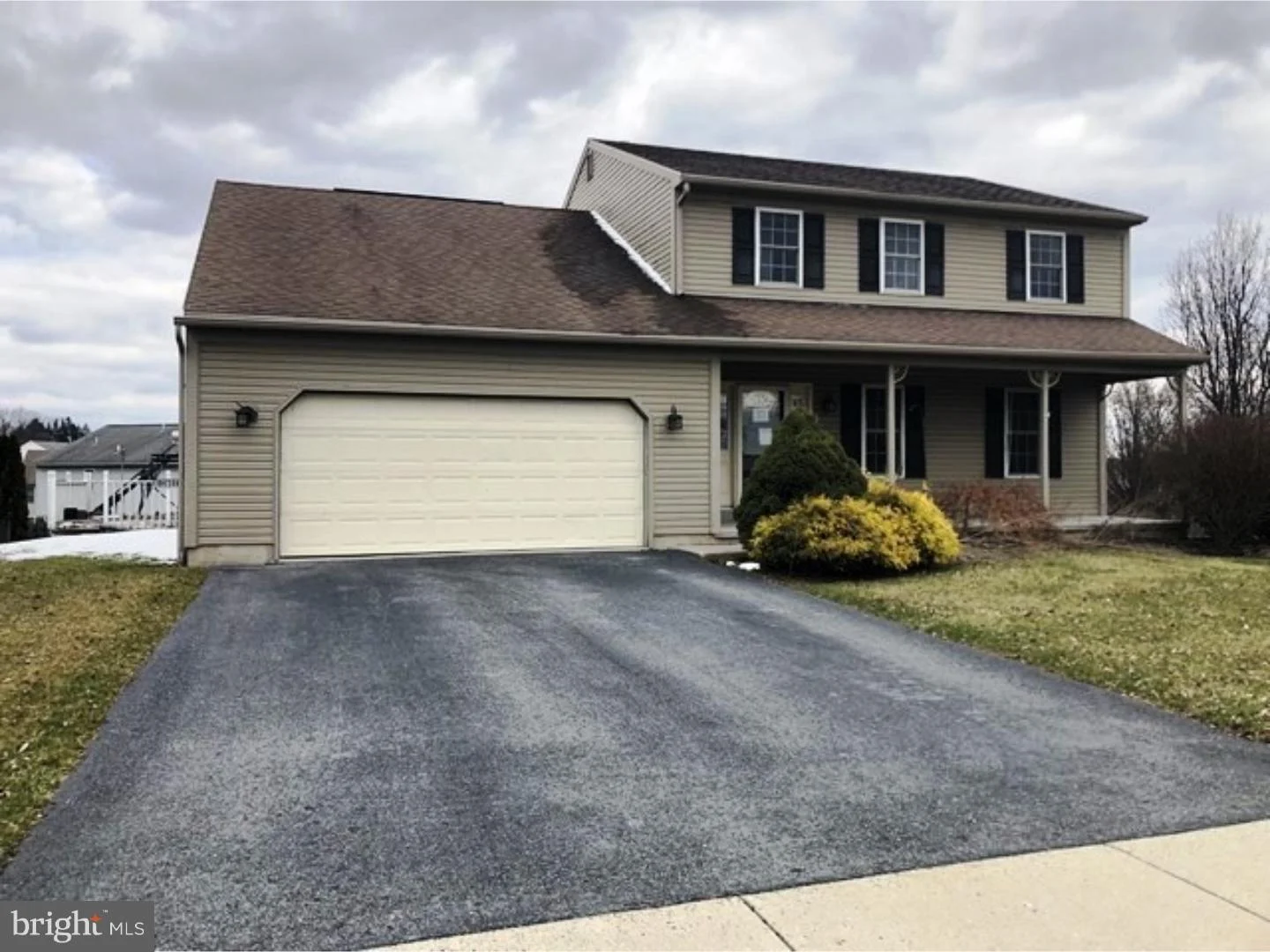 100 Meadowcrest Lane, Douglassville, PA 19518