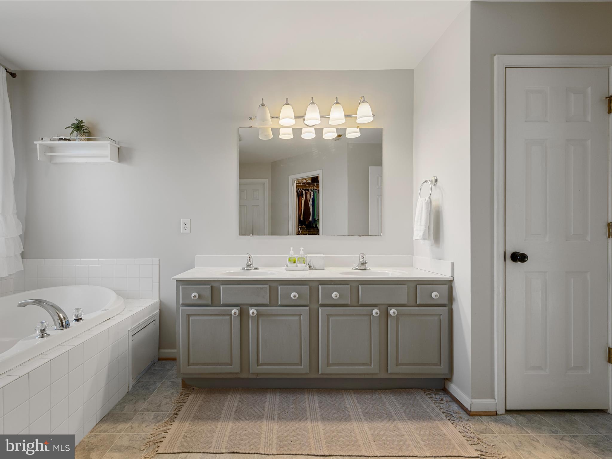 CANTER ESTATES - Residential