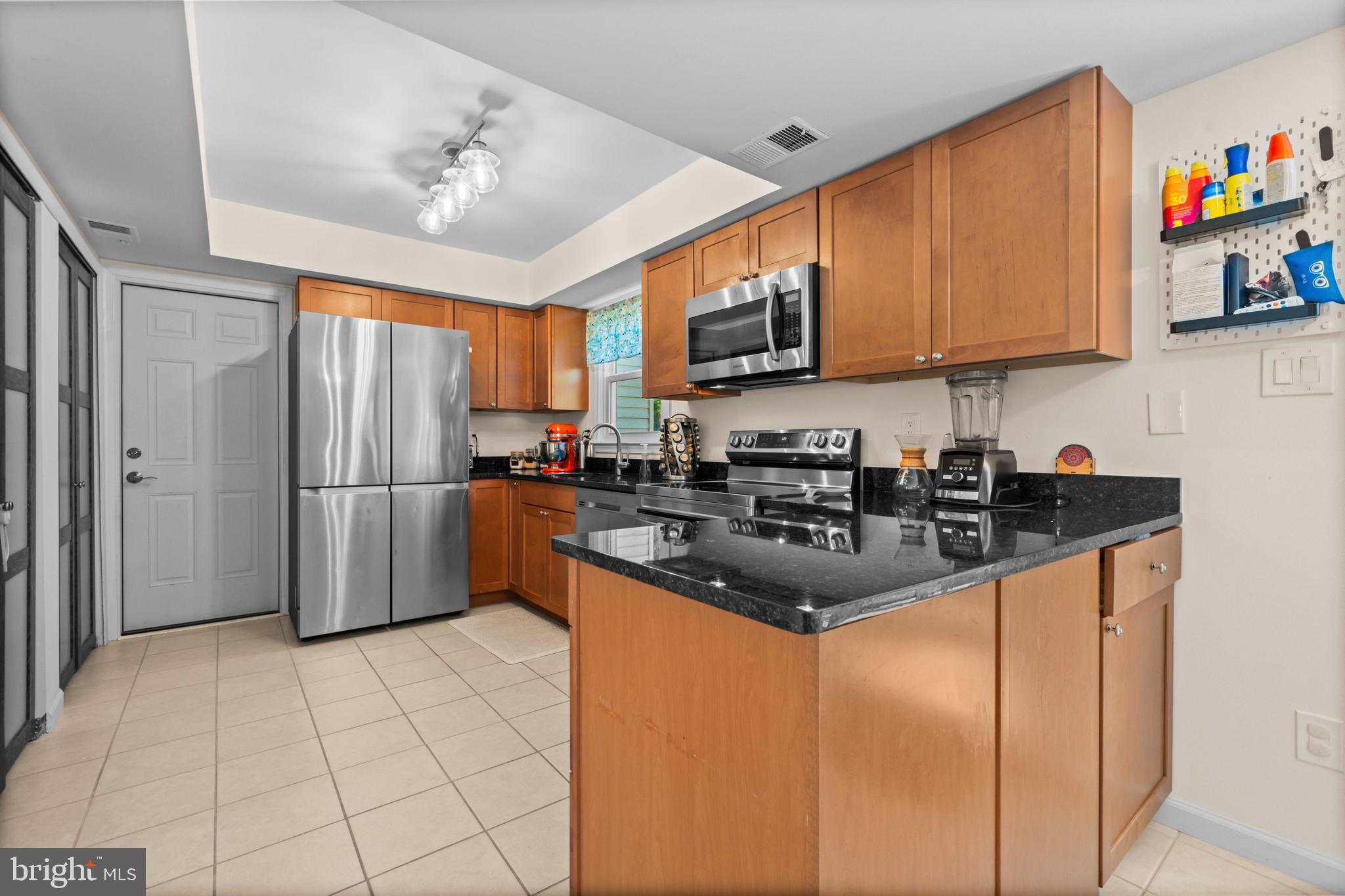 KINGSTON CHASE - Residential