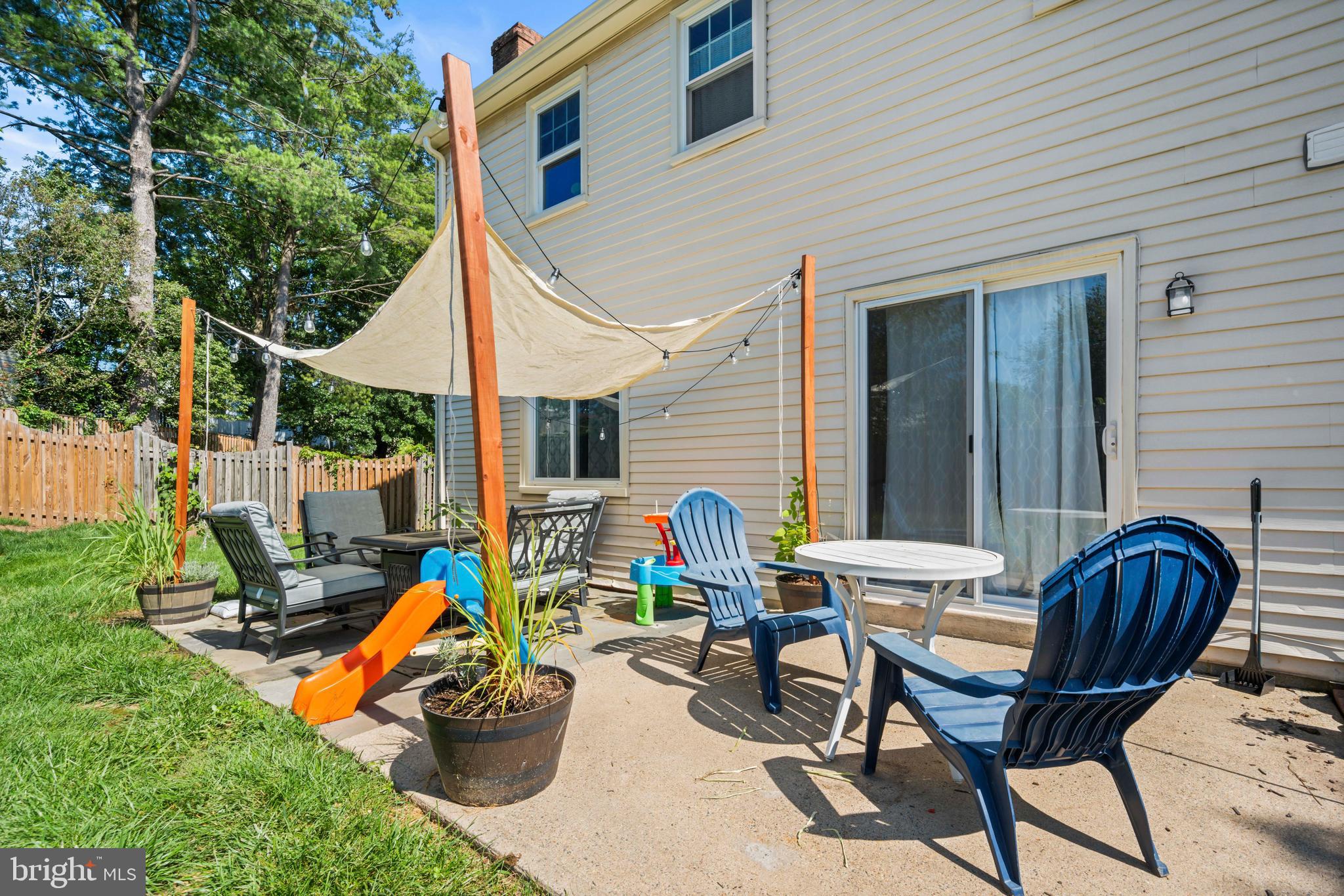 KINGSTON CHASE - Residential