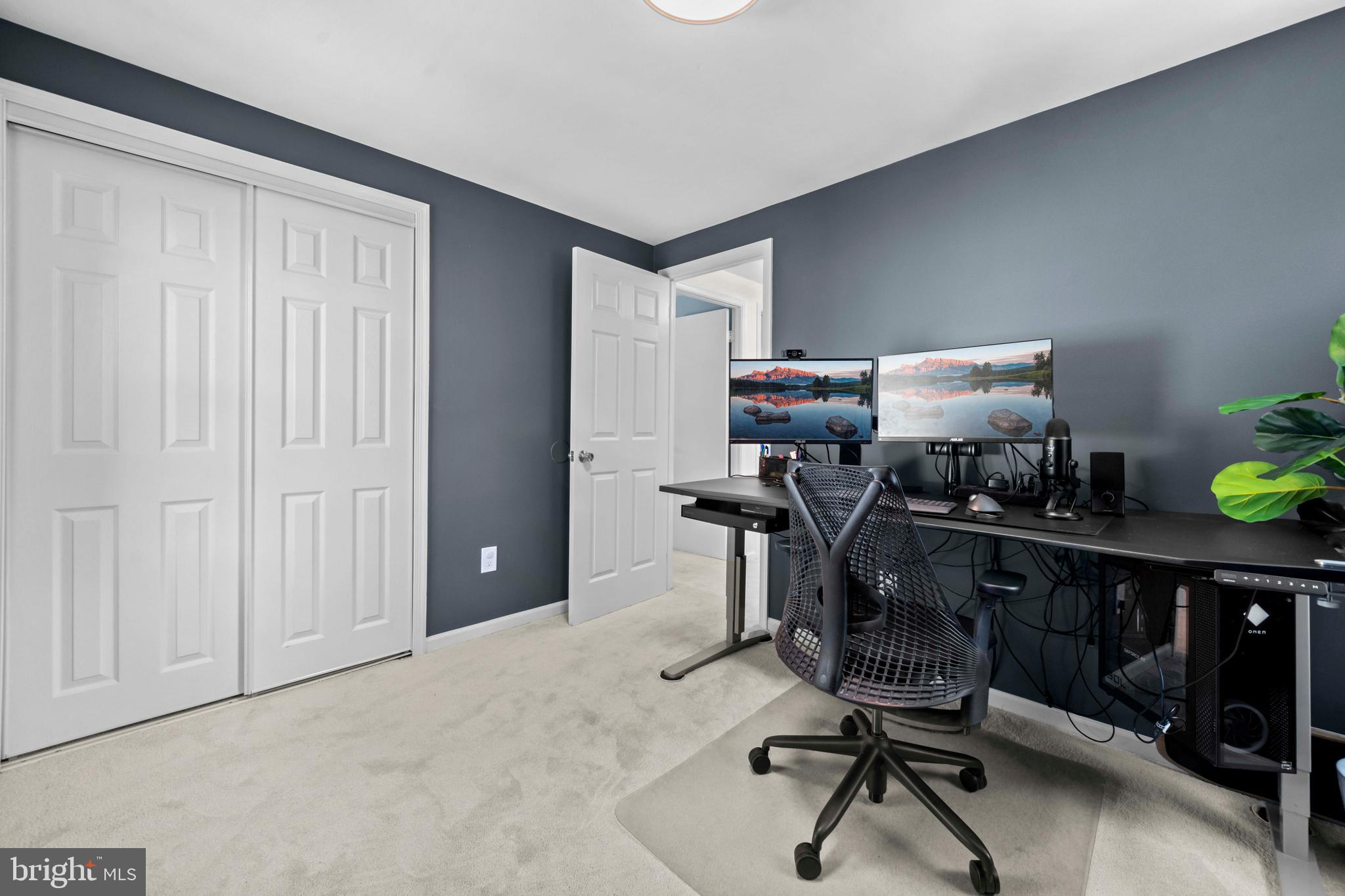 KINGSTON CHASE - Residential