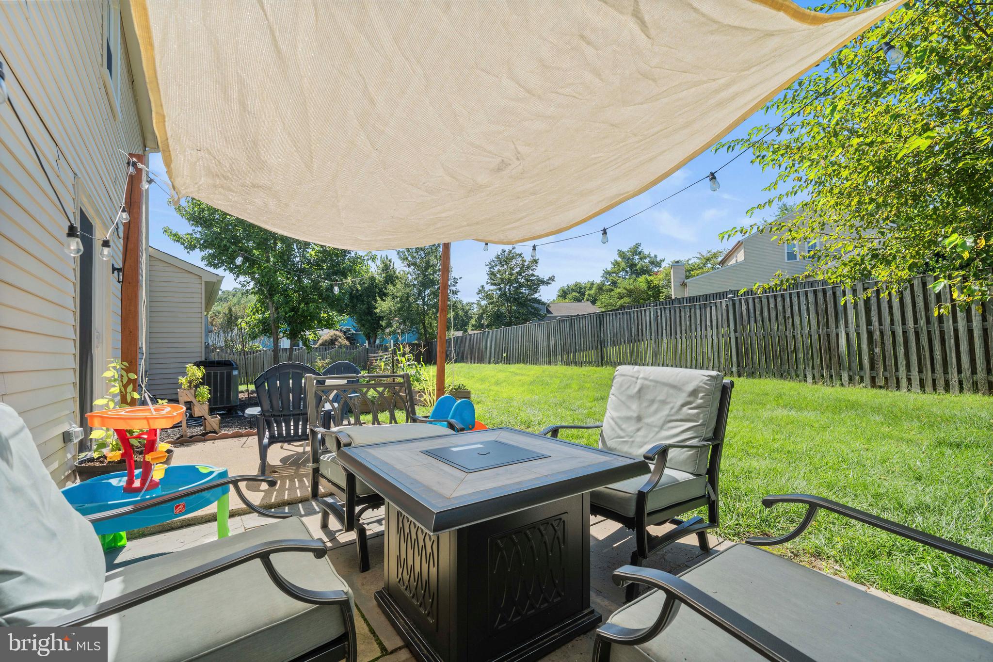 KINGSTON CHASE - Residential