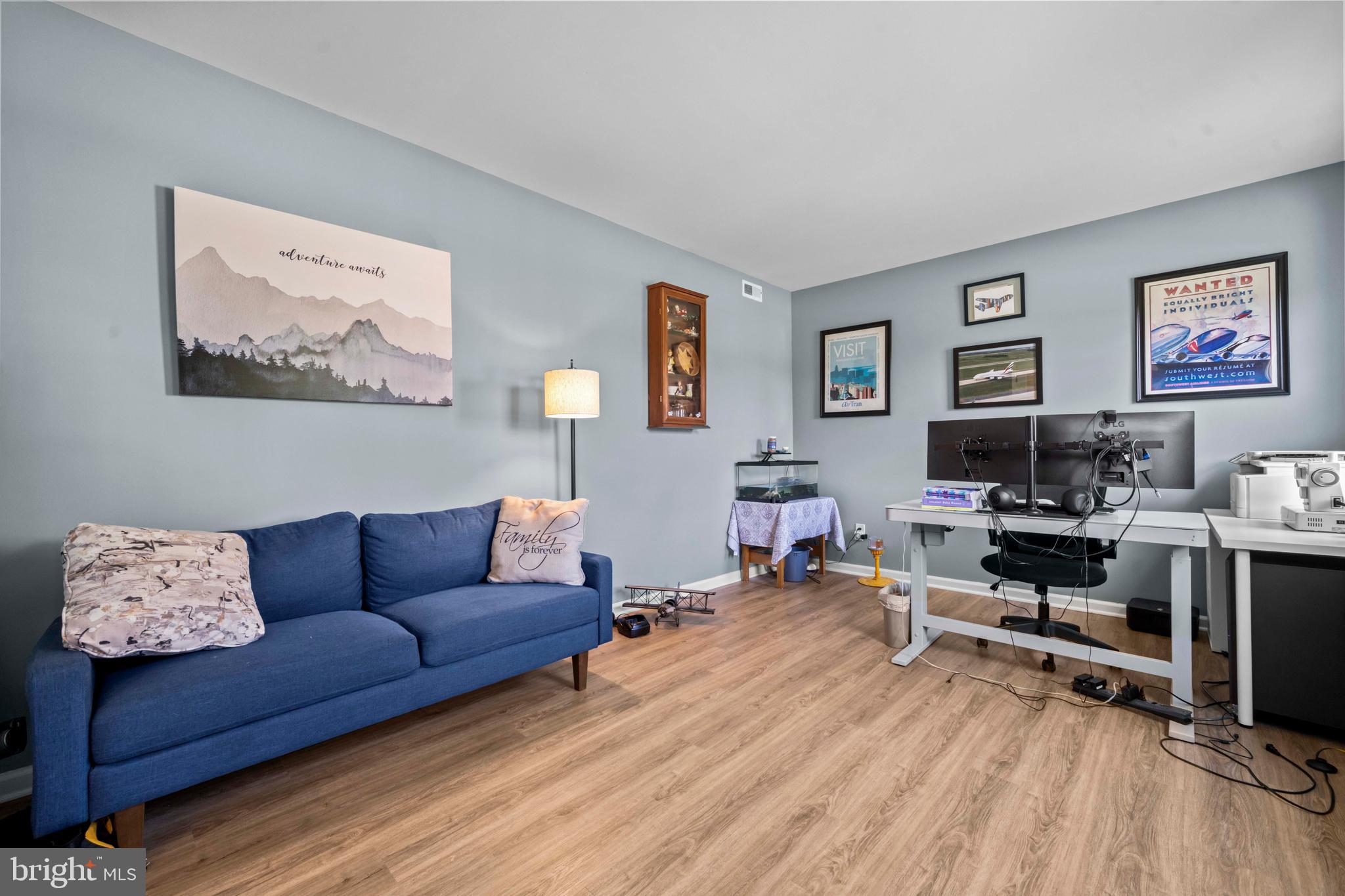 KINGSTON CHASE - Residential