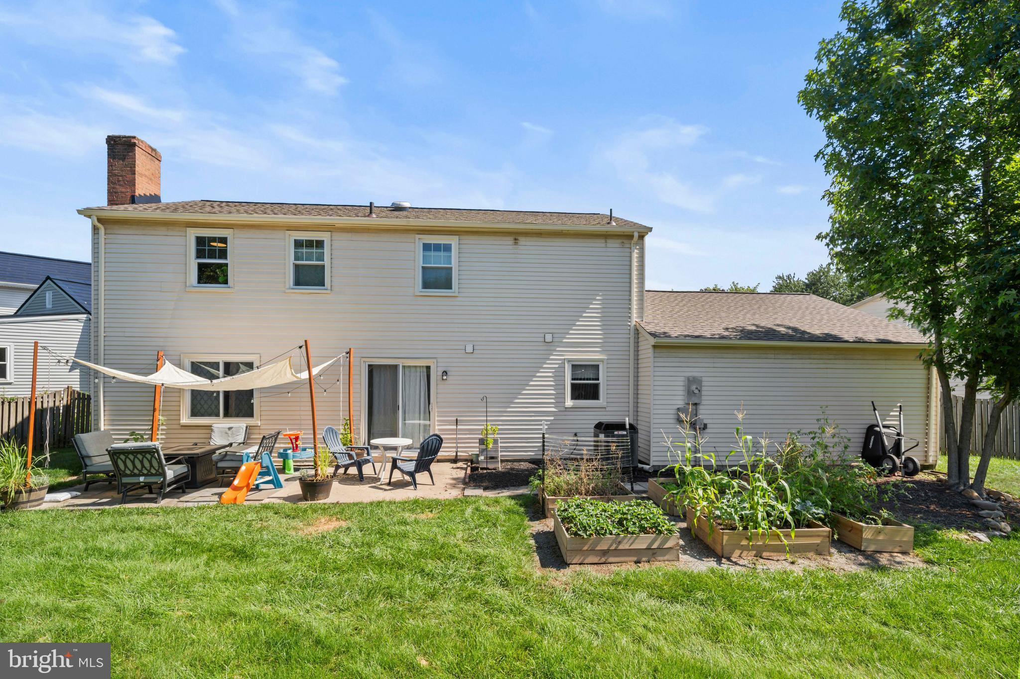 KINGSTON CHASE - Residential