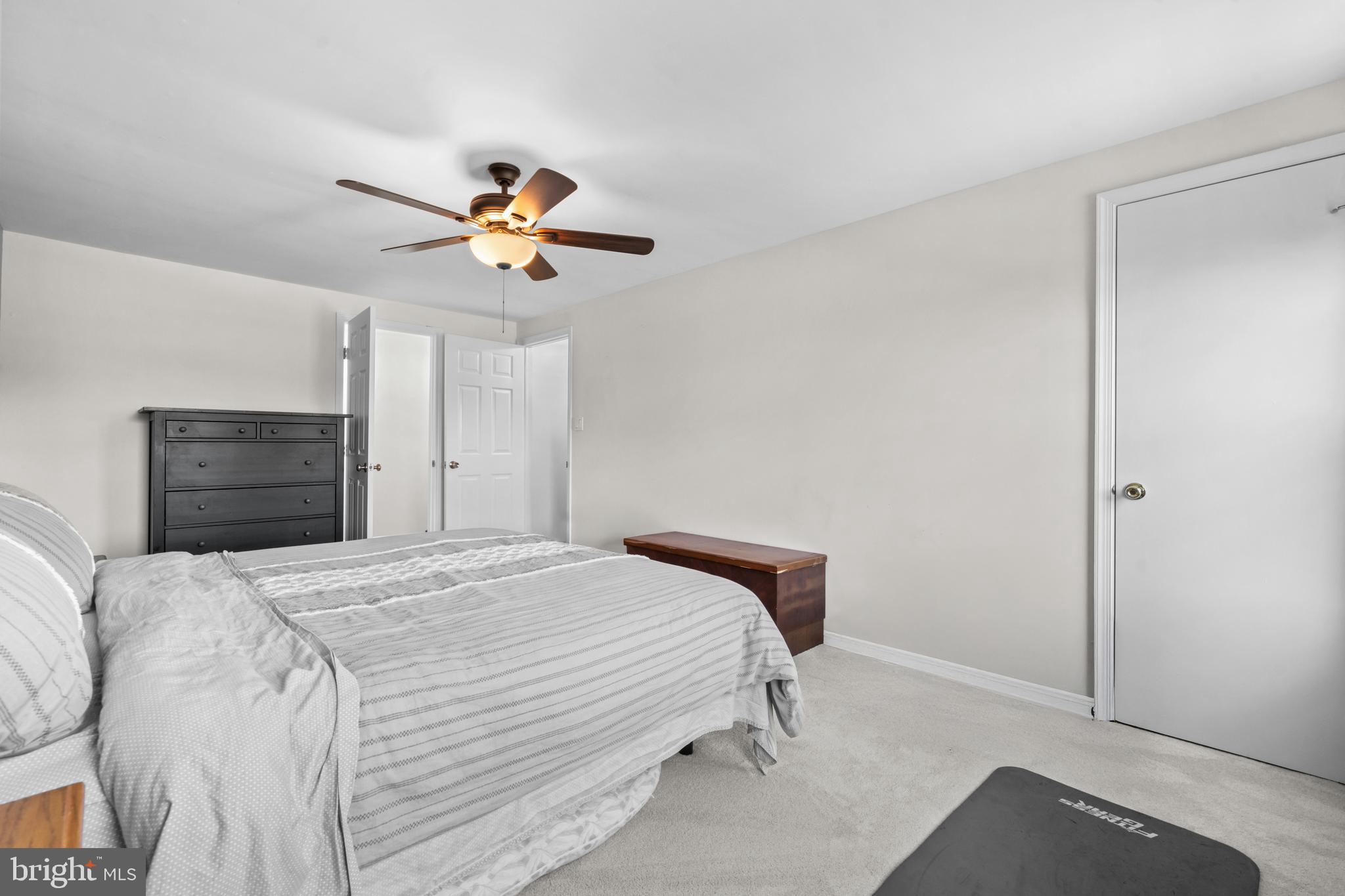 KINGSTON CHASE - Residential