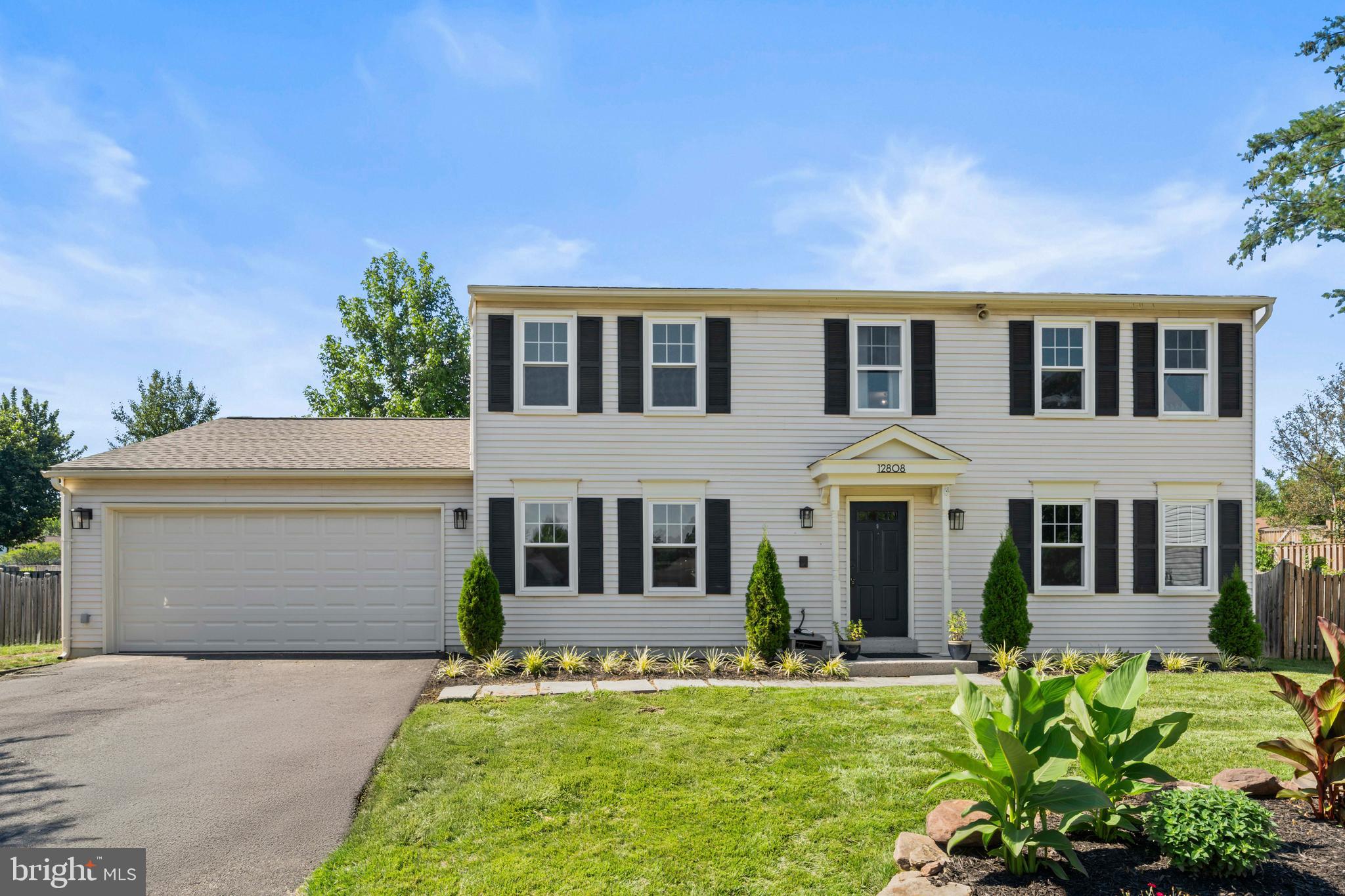 KINGSTON CHASE - Residential