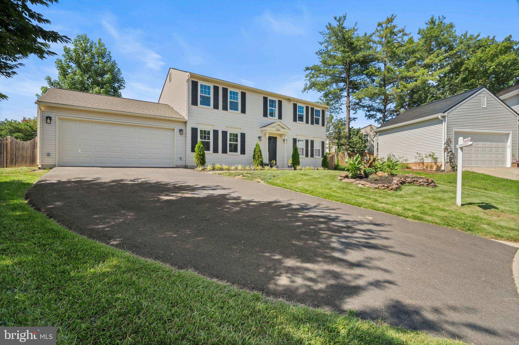 KINGSTON CHASE - Residential