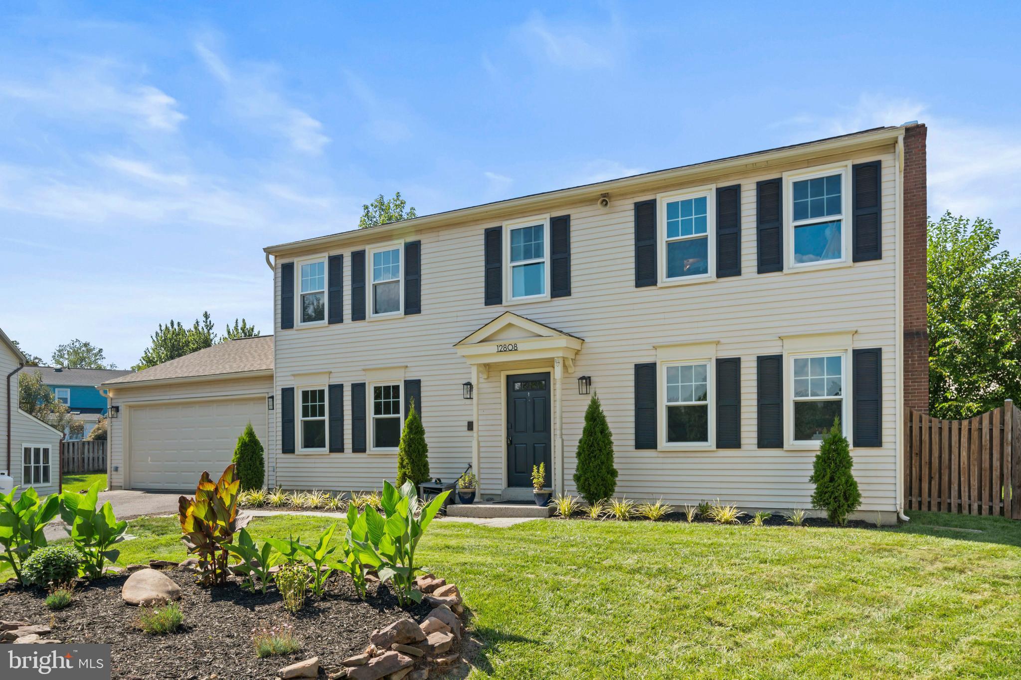 KINGSTON CHASE - Residential