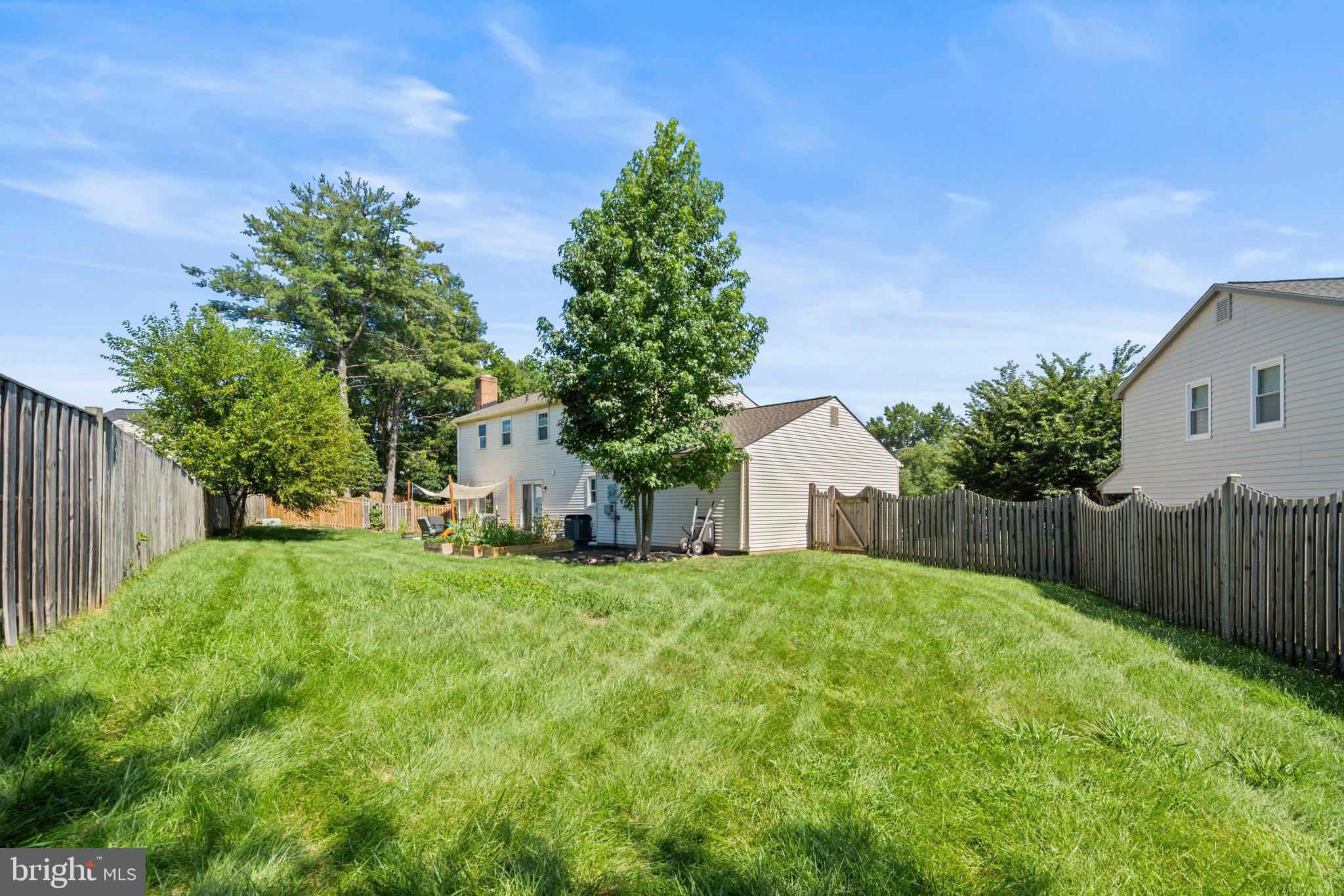 KINGSTON CHASE - Residential