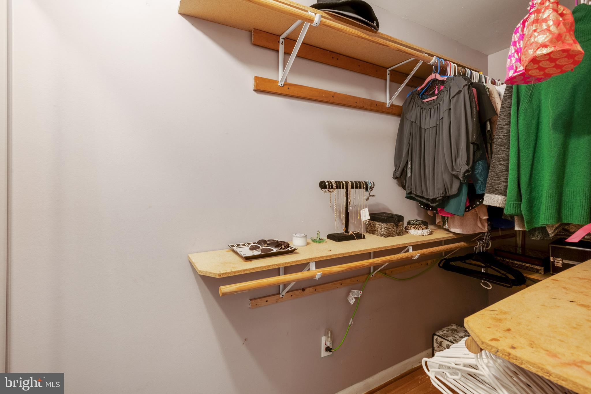 BROOKFIELD - Residential