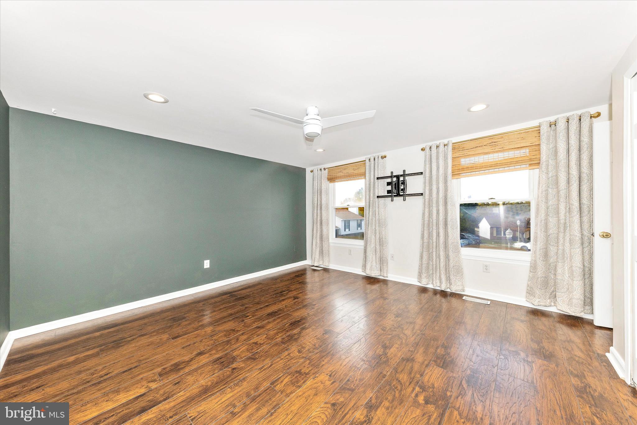 HILLCREST ORCHARDS - Residential