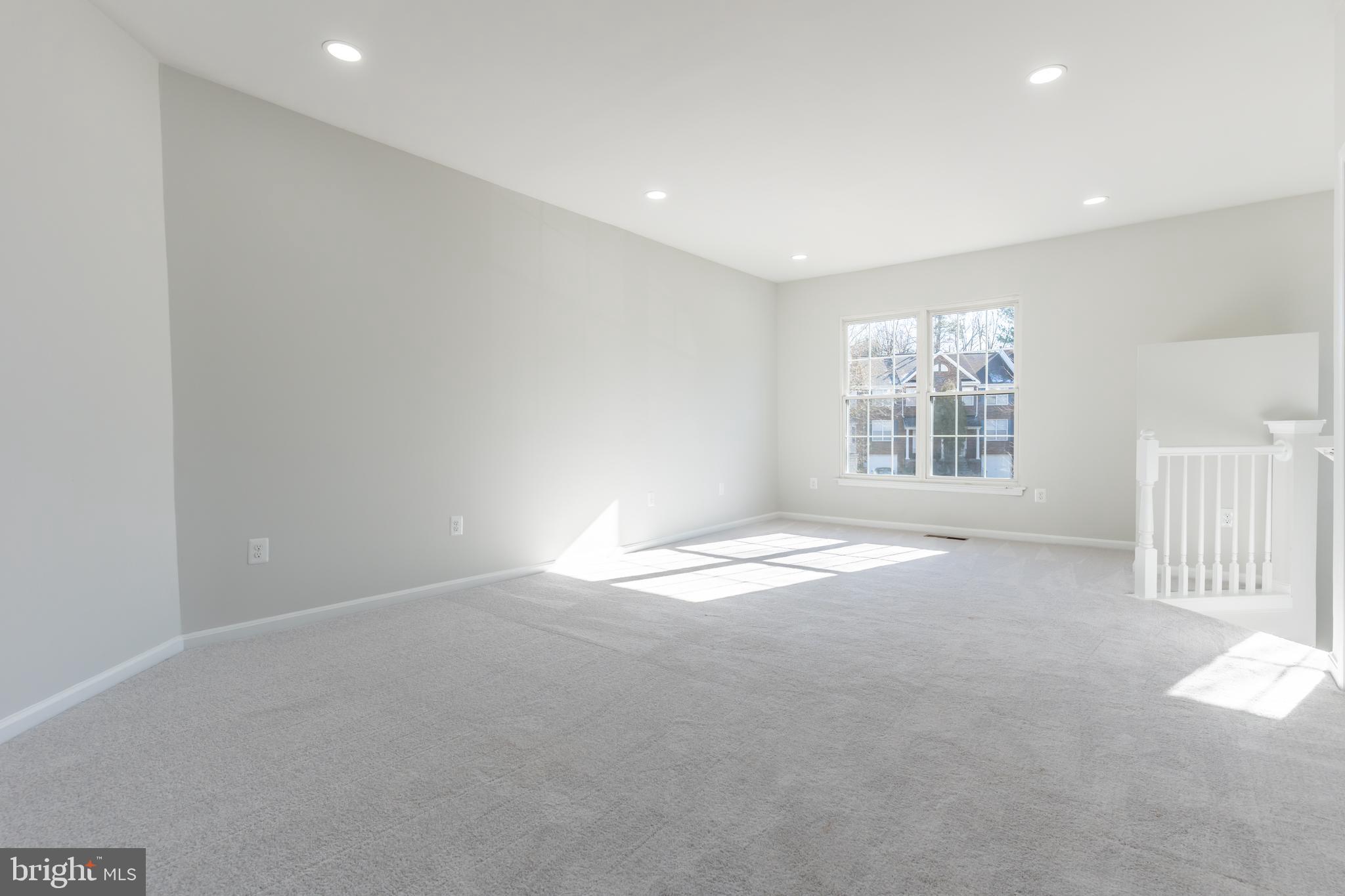 NORTHRIDGE - Residential