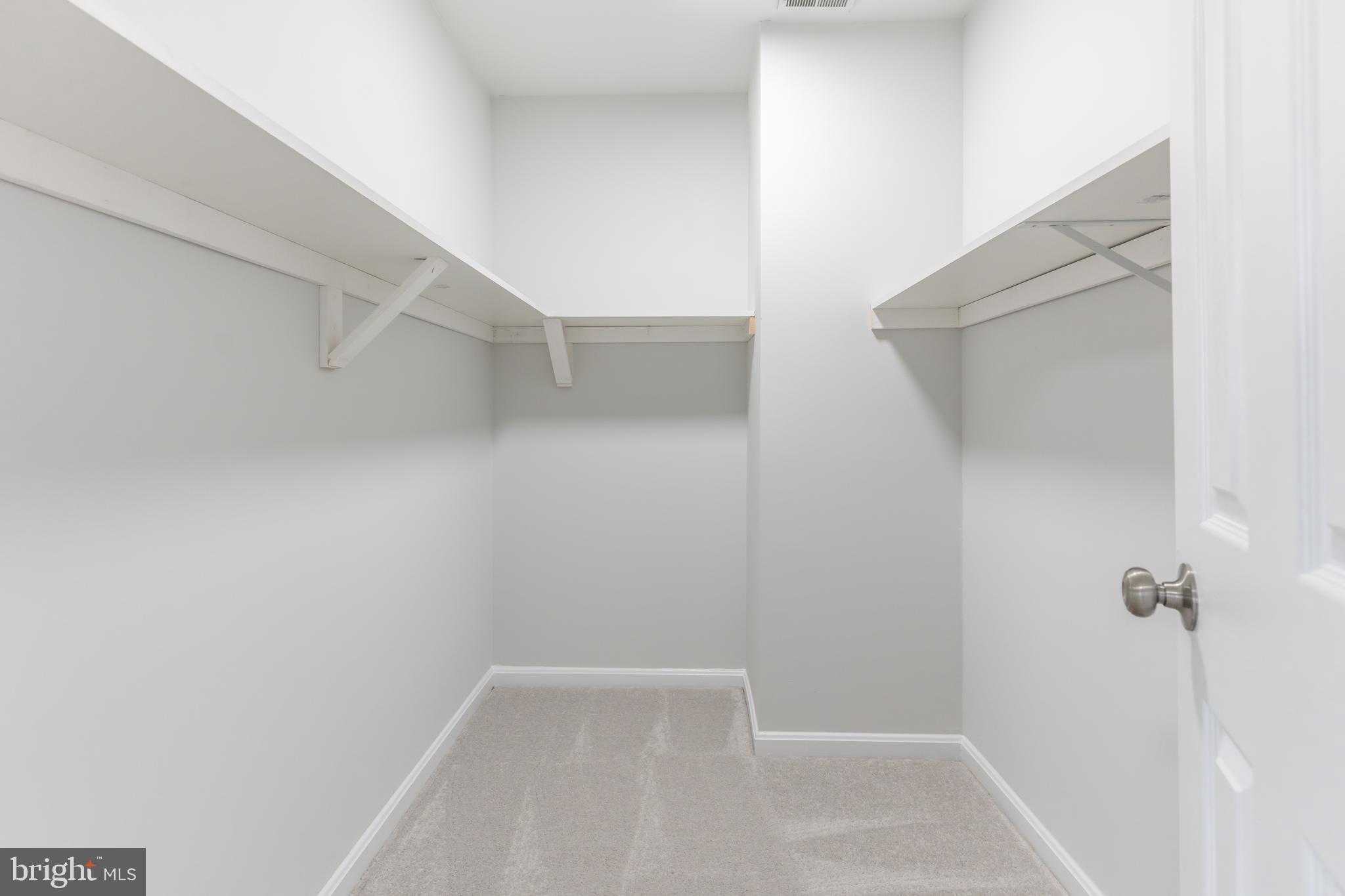 NORTHRIDGE - Residential