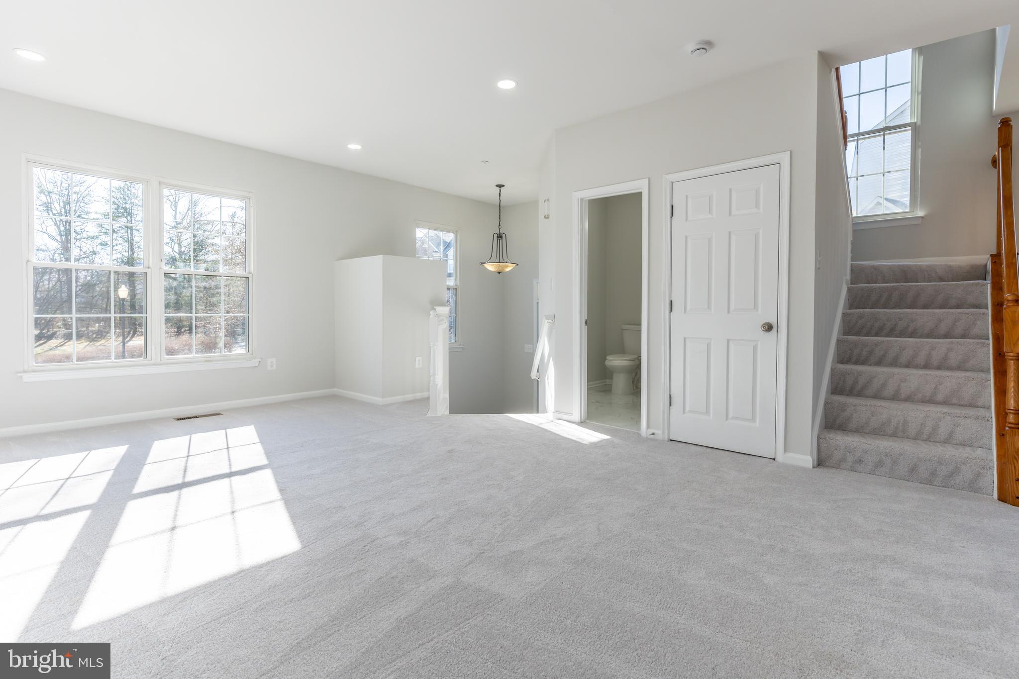 NORTHRIDGE - Residential