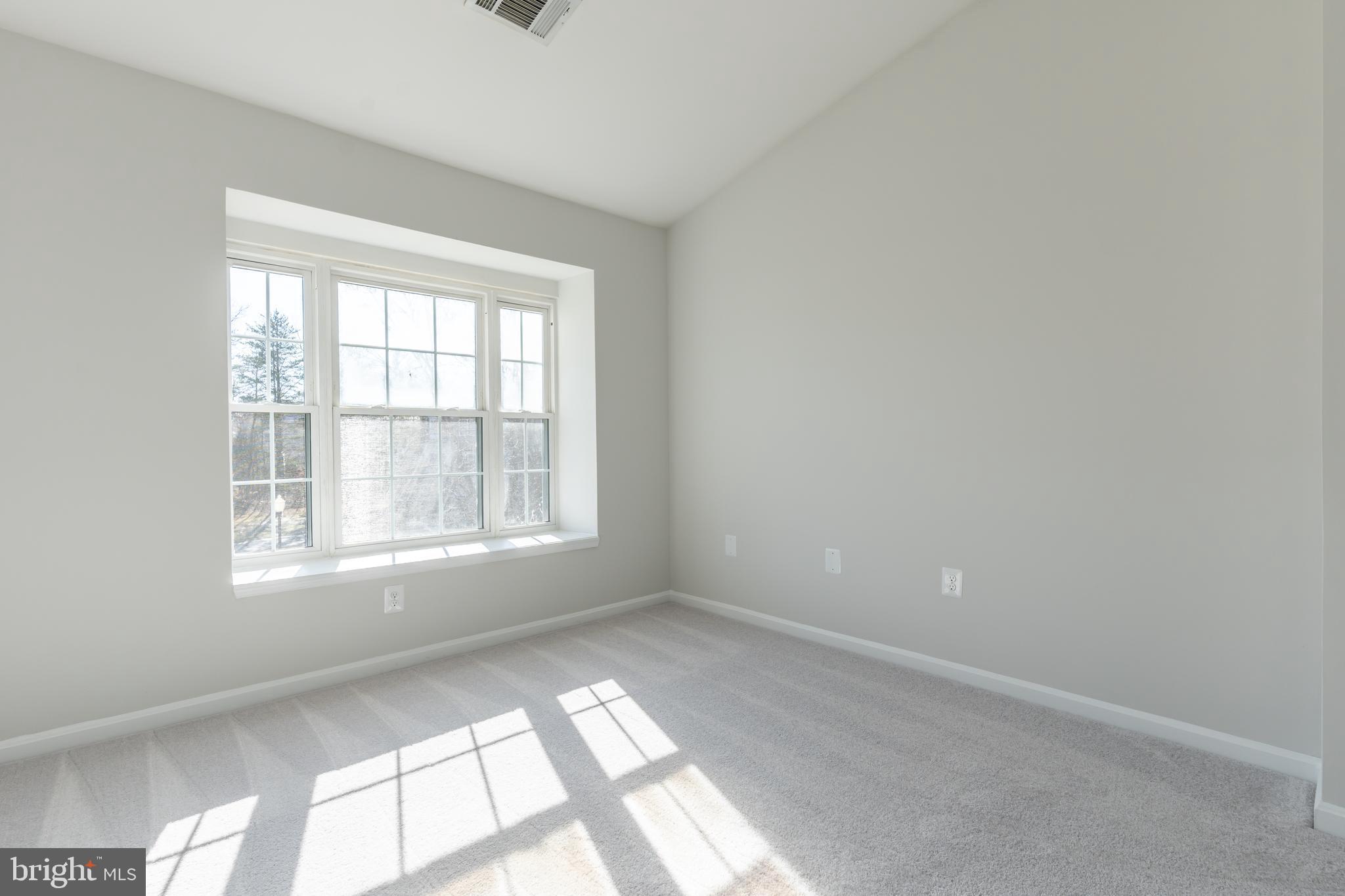 NORTHRIDGE - Residential