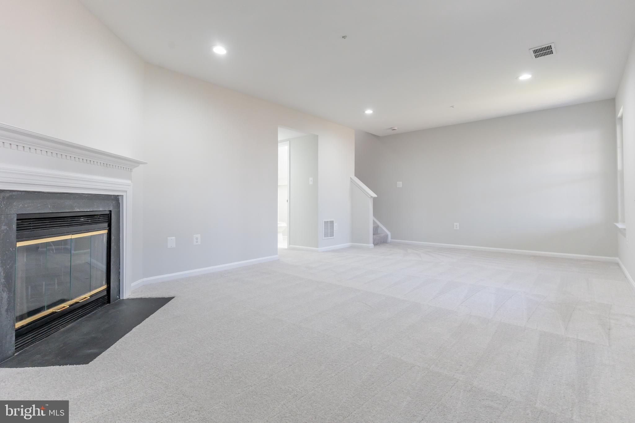 NORTHRIDGE - Residential