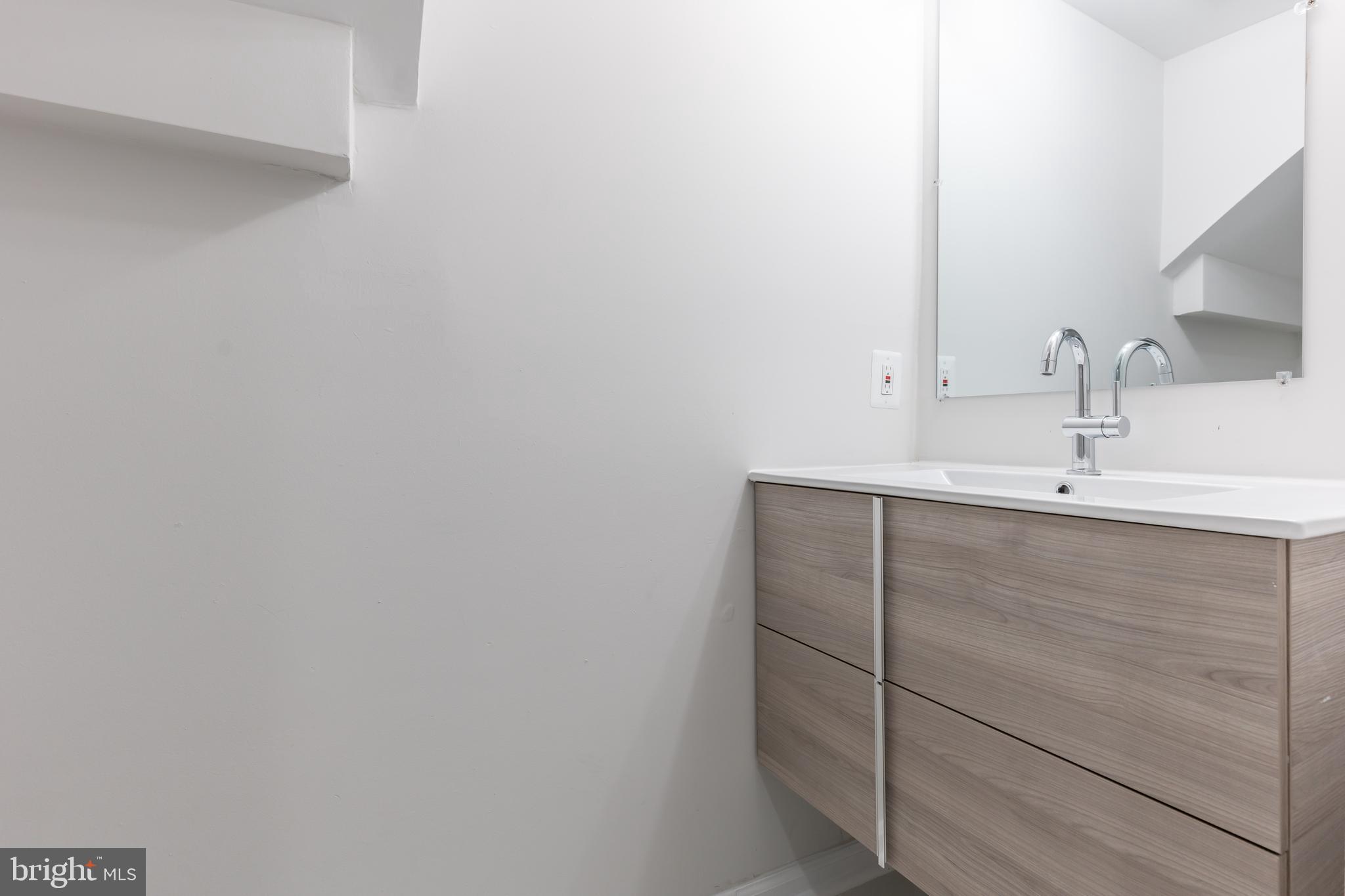 NORTHRIDGE - Residential