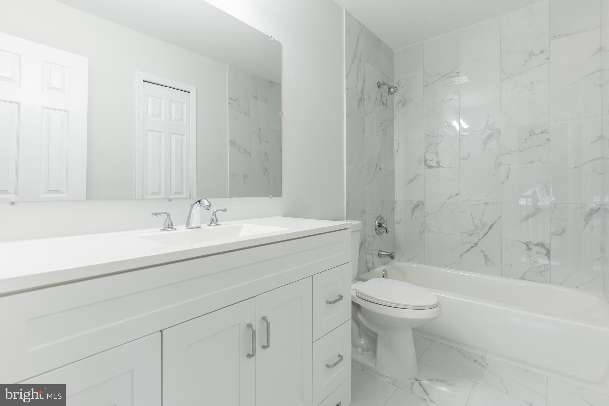 NORTHRIDGE - Residential