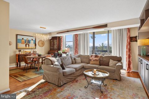 1016 S WAYNE STREET 302 ARLINGTON VA 22204