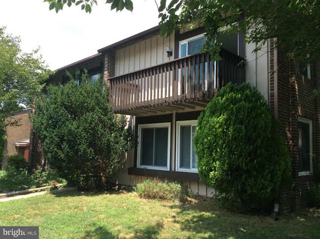 Bright townhouse available for rent.
Fenced in rear yard + storage shed. NO PETS OR SMOKERS
Great location in Montgomery Village. 2 Assigned parking and plenty of room for additional cars. Community pool and tennis membership available.
This one will go quickly in this condition and price! DON'T MISS IT!!
