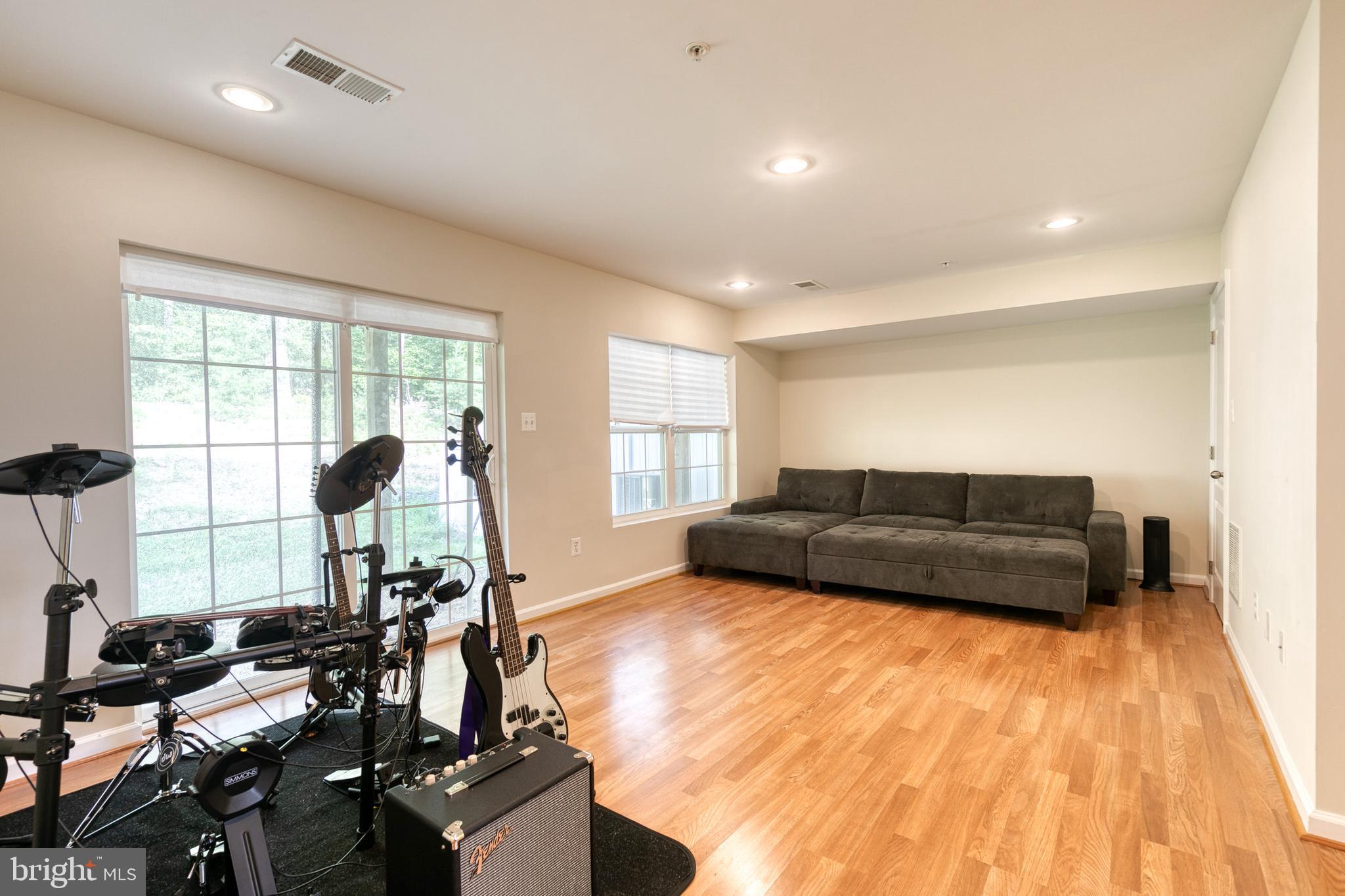 FIELDSTONE FARM - Residential