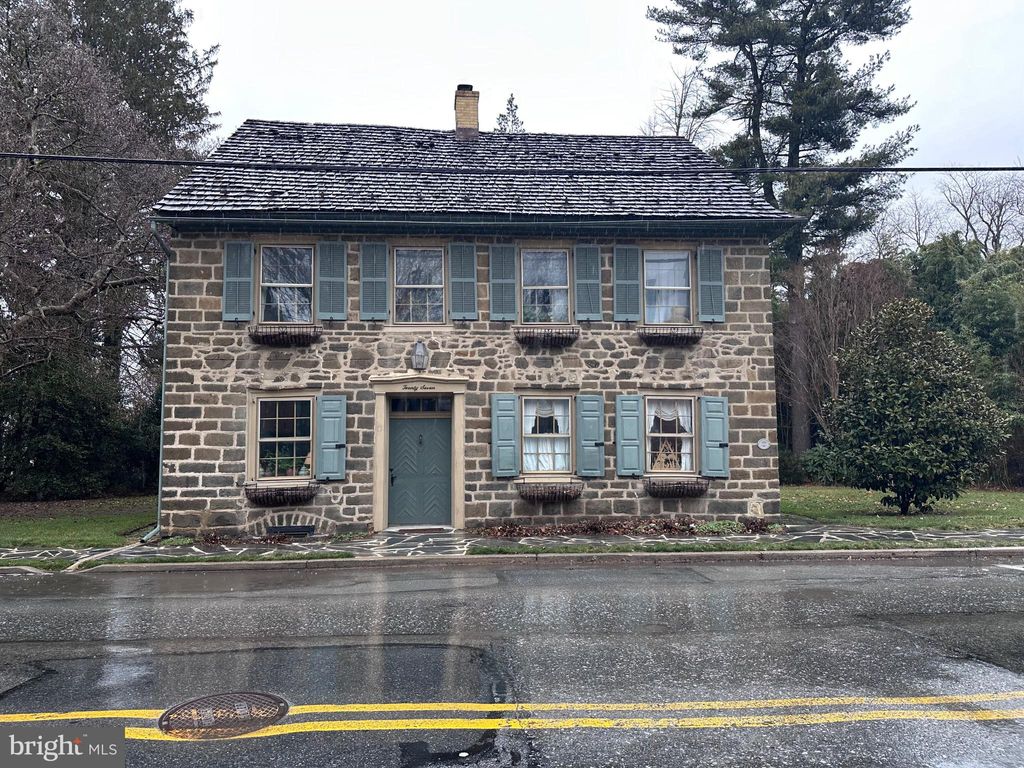 Photo of 27 E Main Street, STRASBURG, PA 17579 (MLS # PALA2083174)