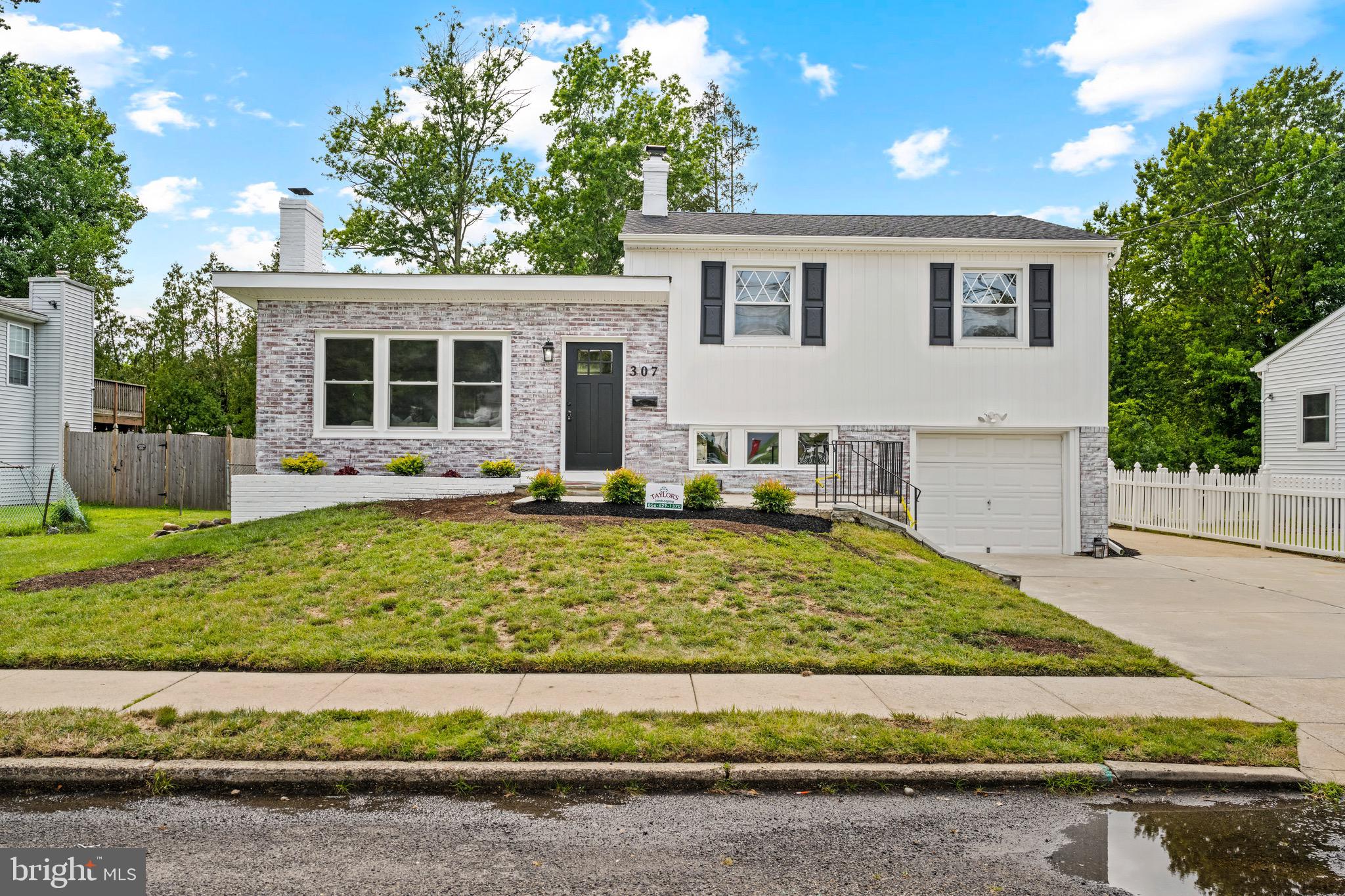 307 GLOUCESTER AVENUE