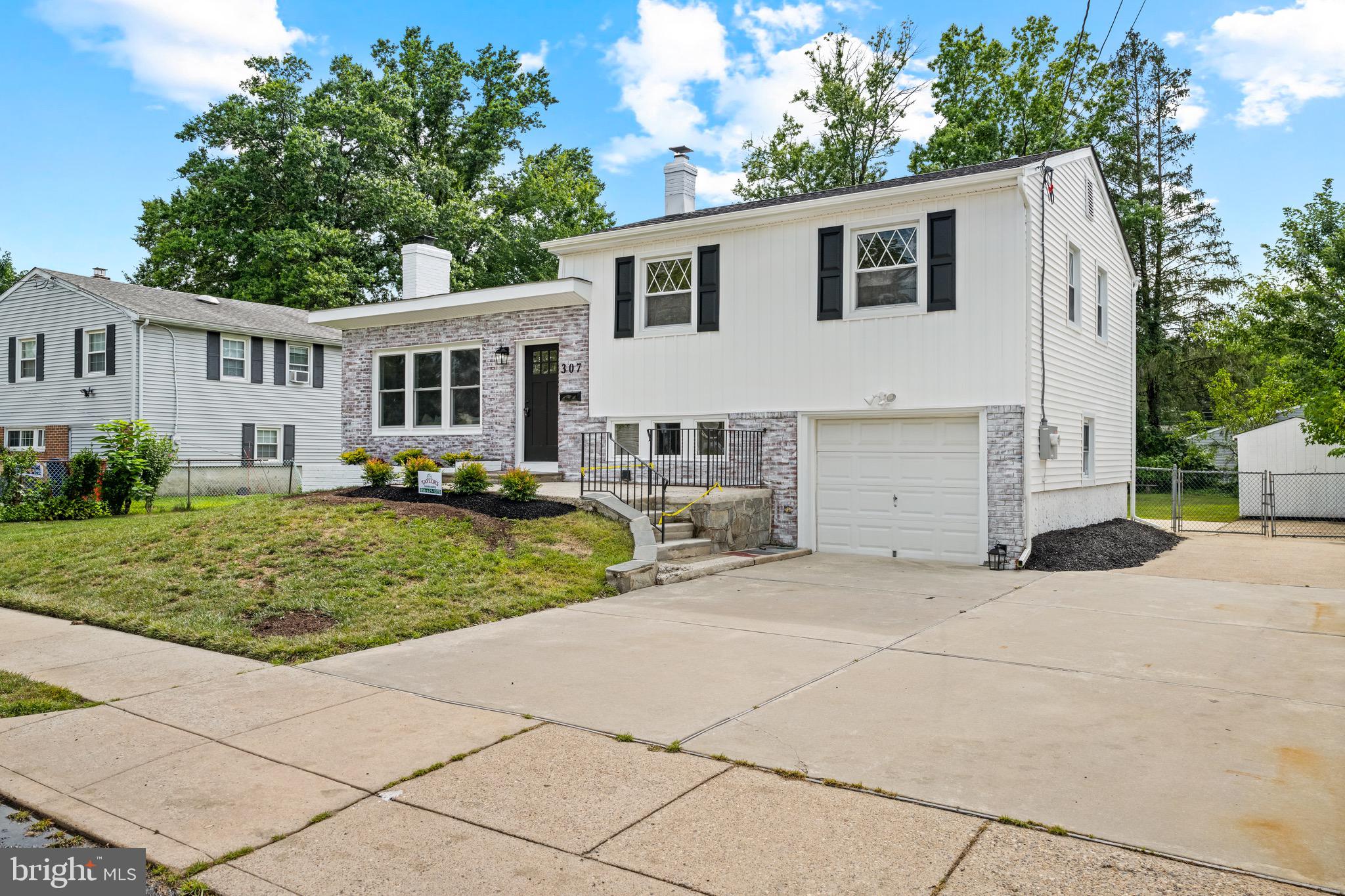 307 GLOUCESTER AVENUE