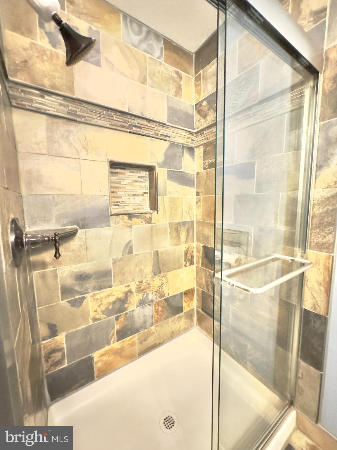 DEEPWOOD - Residential Lease