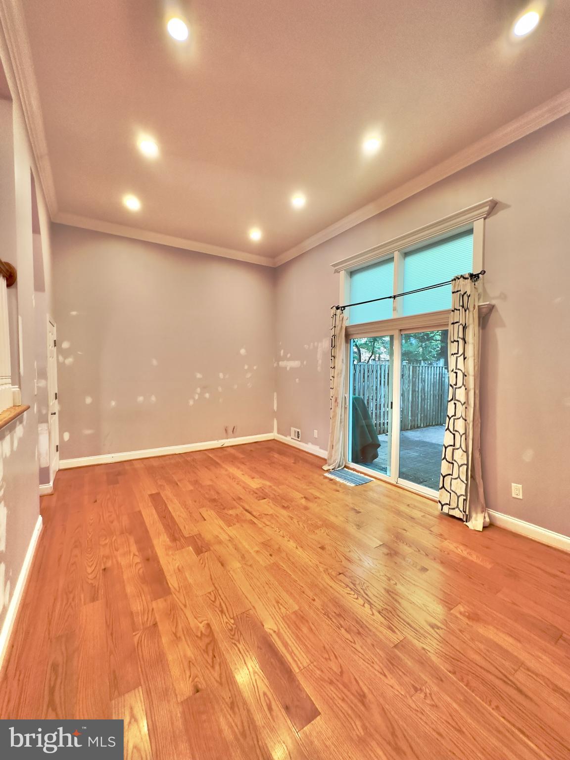 DEEPWOOD - Residential Lease