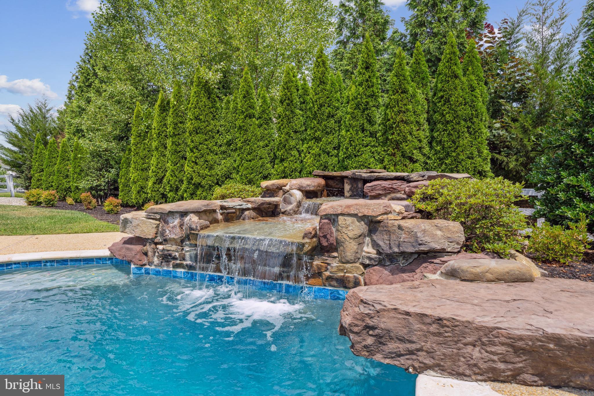 RED CEDAR - Residential