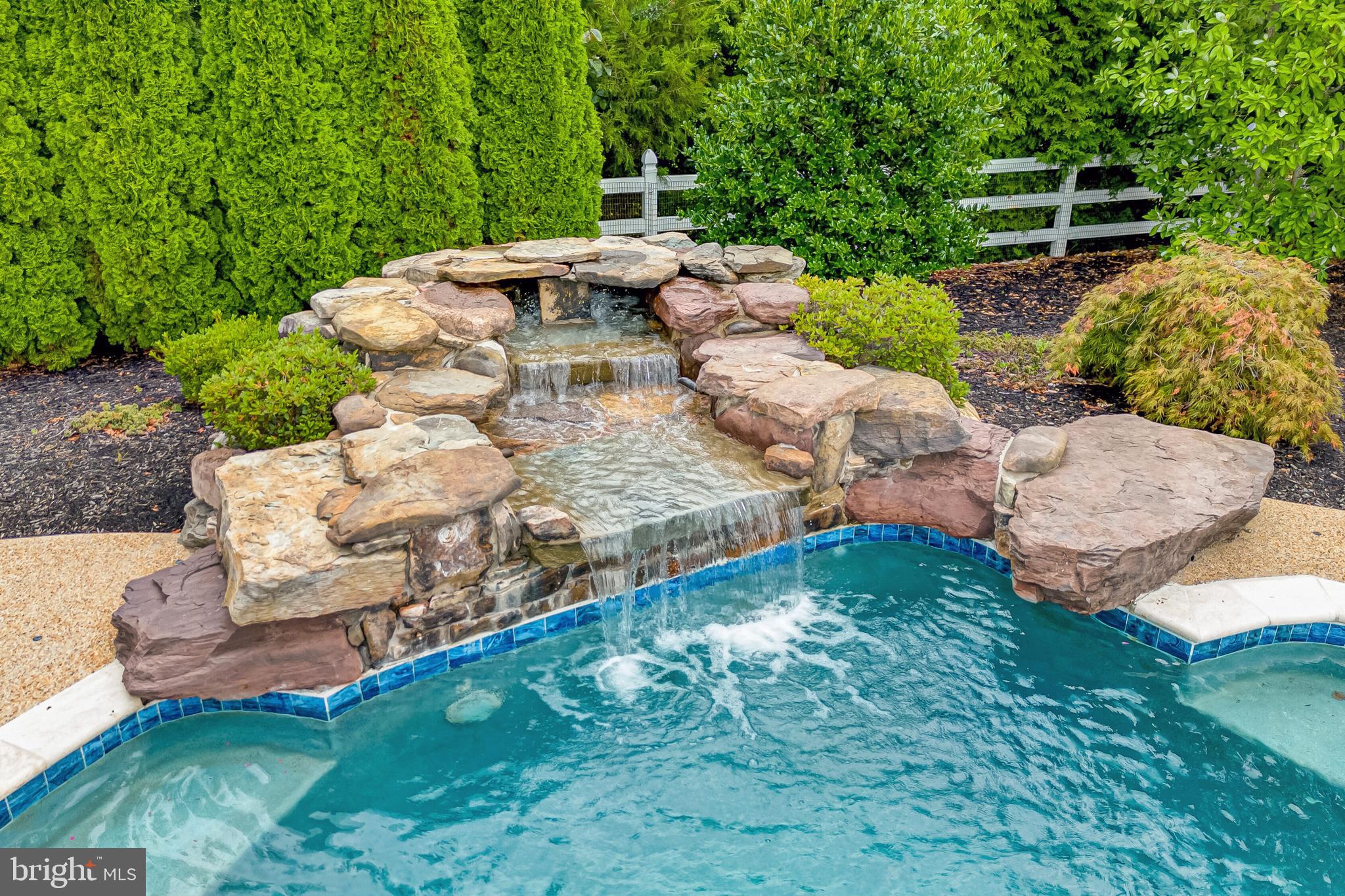 RED CEDAR - Residential