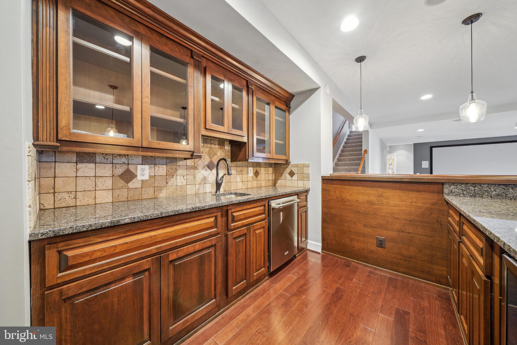 RED CEDAR - Residential