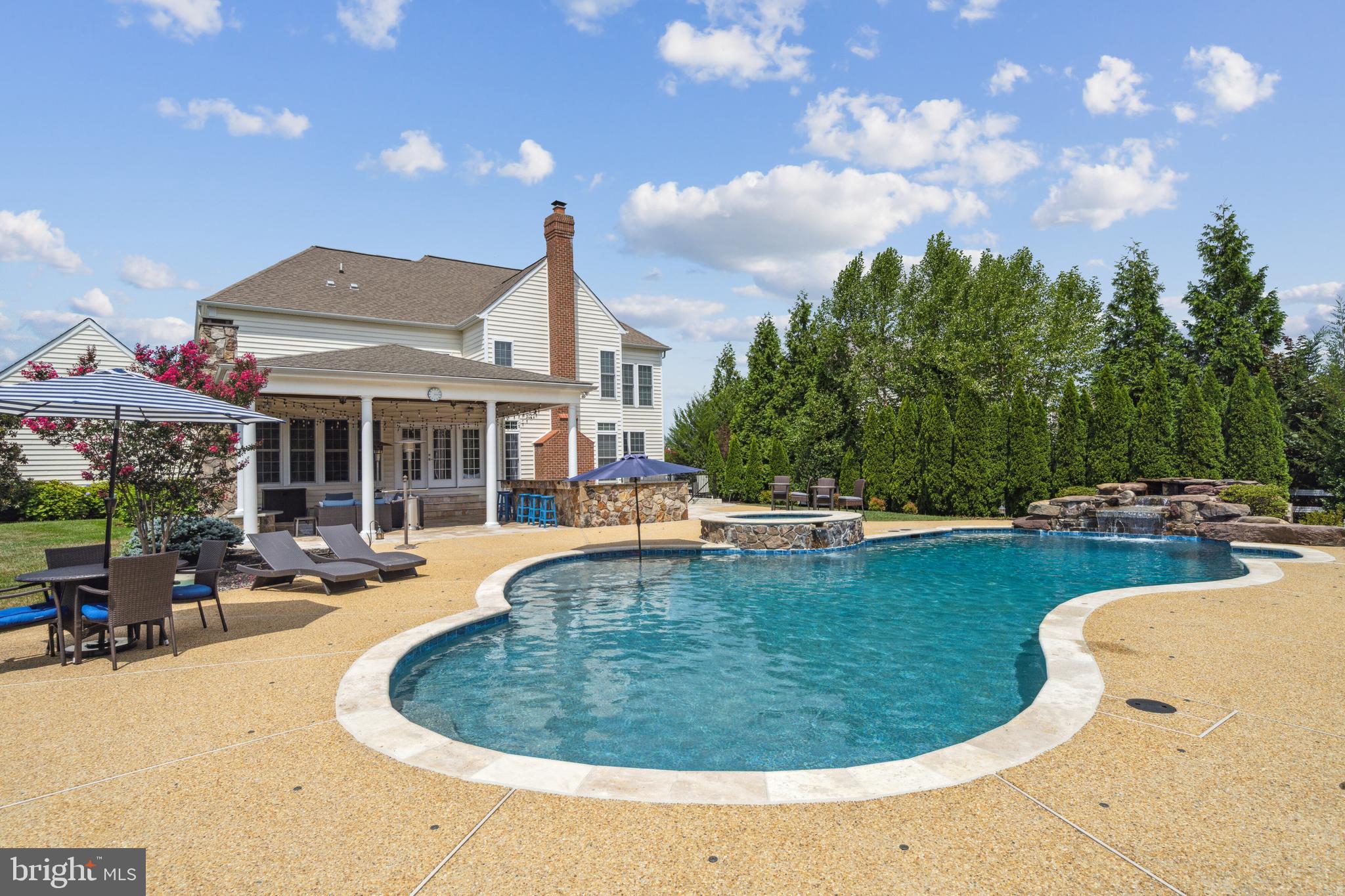 RED CEDAR - Residential