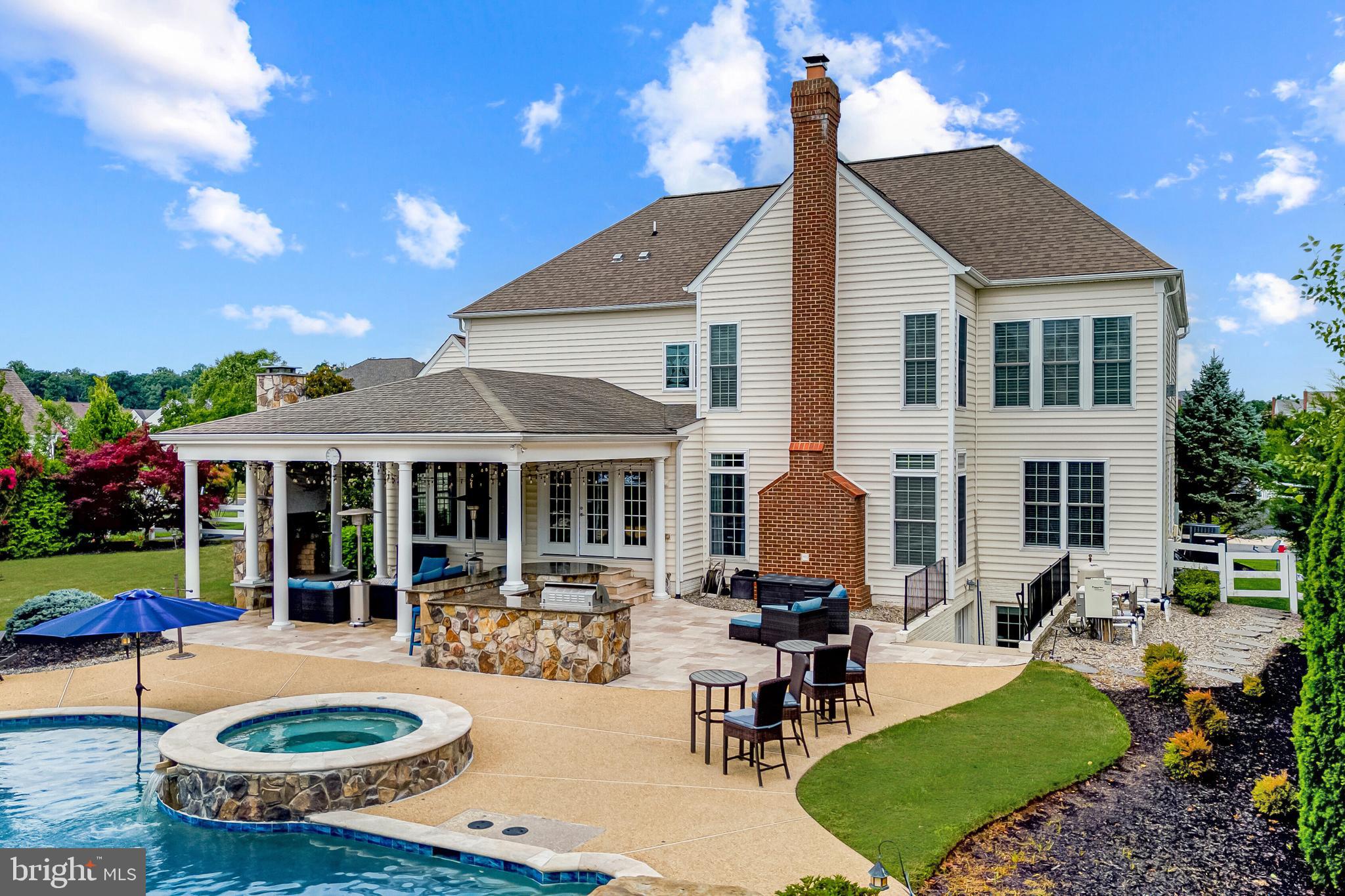 RED CEDAR - Residential